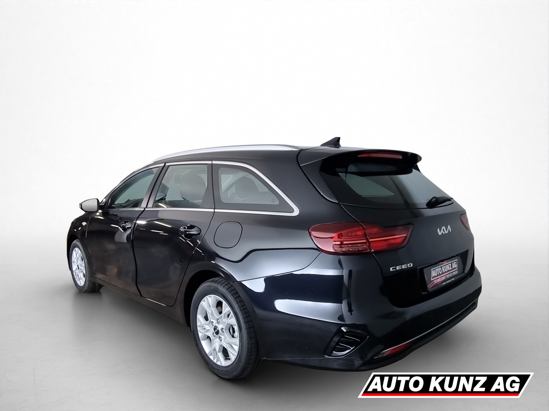 KIA Ceed Sportswagon 1.5 T-GDI Vision-showroom-element-3