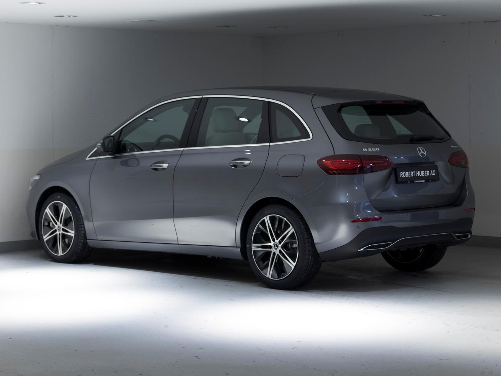 MERCEDES-BENZ B 250 4MATIC-image-4