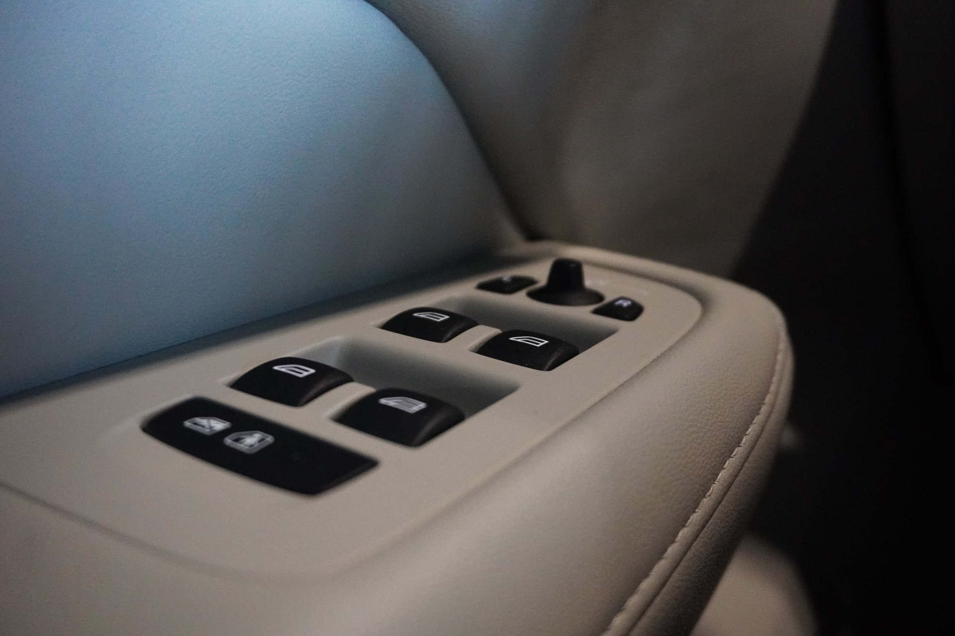 VOLVO V60 Cross Country B5 Mild Hybrid Plus AWD Geartronic-image-14