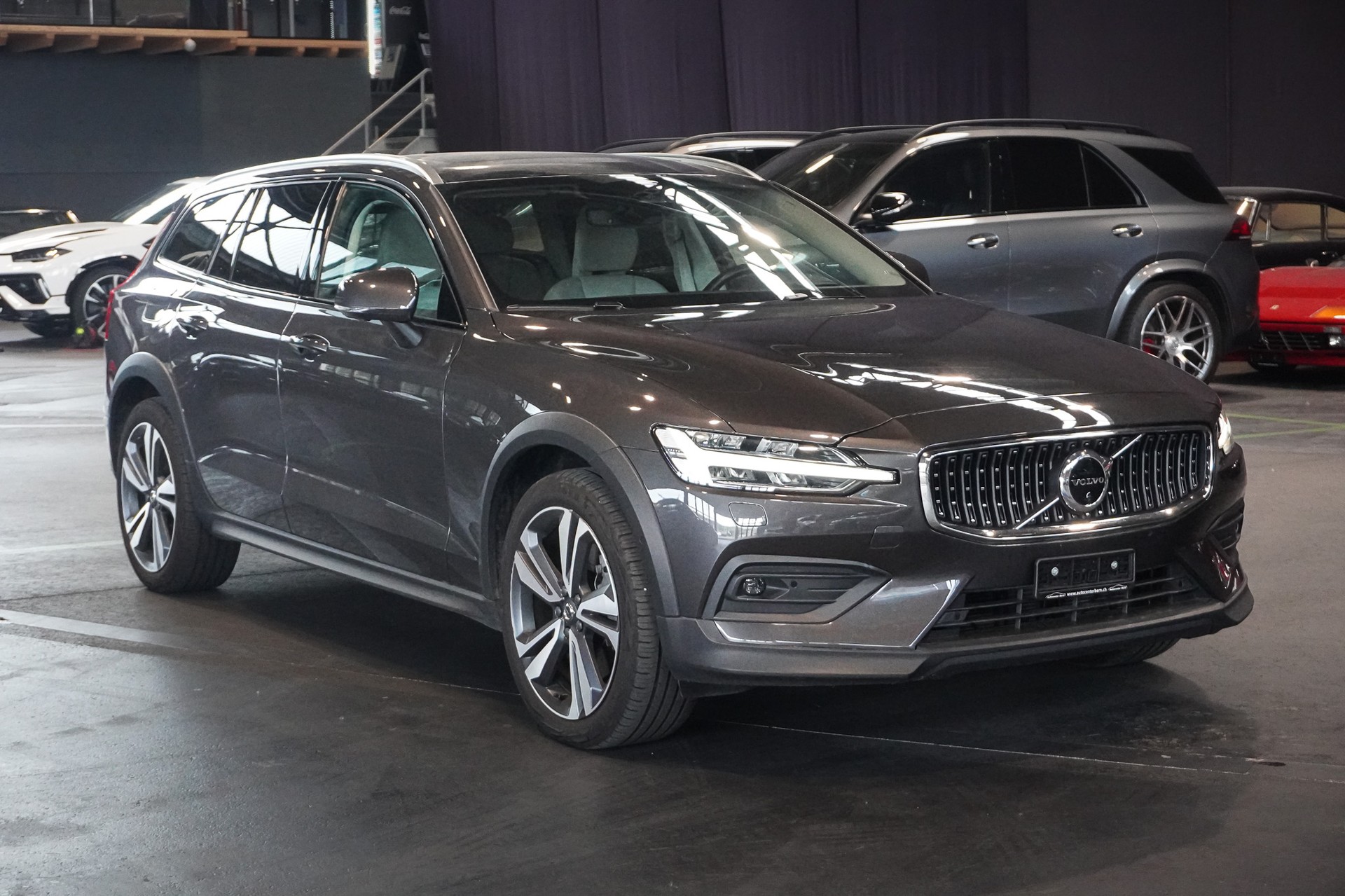VOLVO V60 Cross Country B5 Mild Hybrid Plus AWD Geartronic-image-6