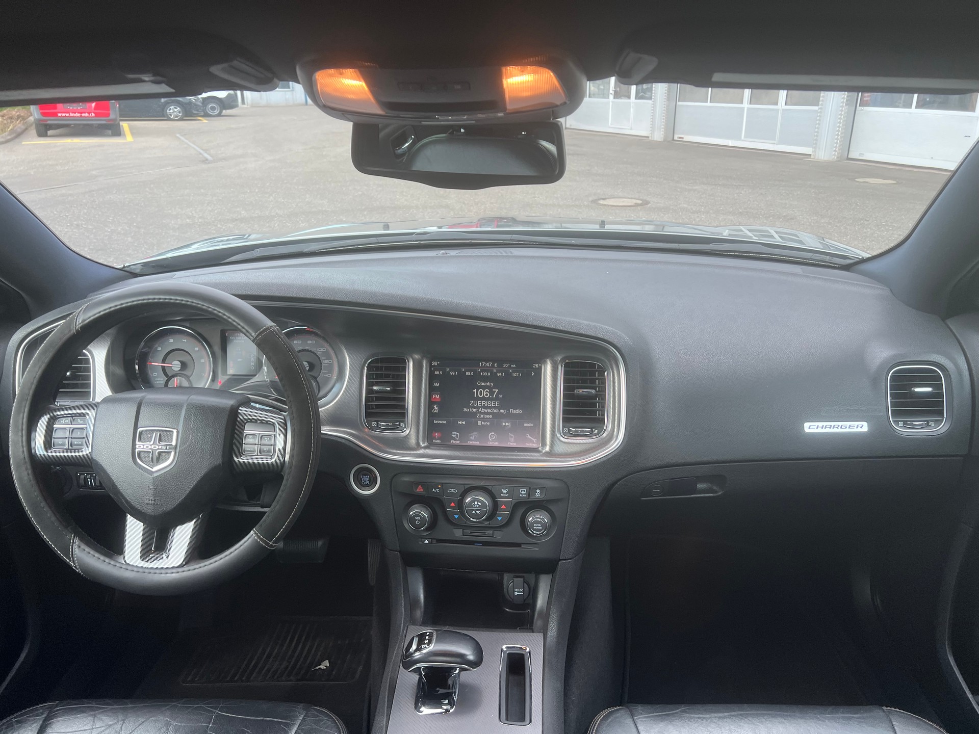DODGE Charger-image-12