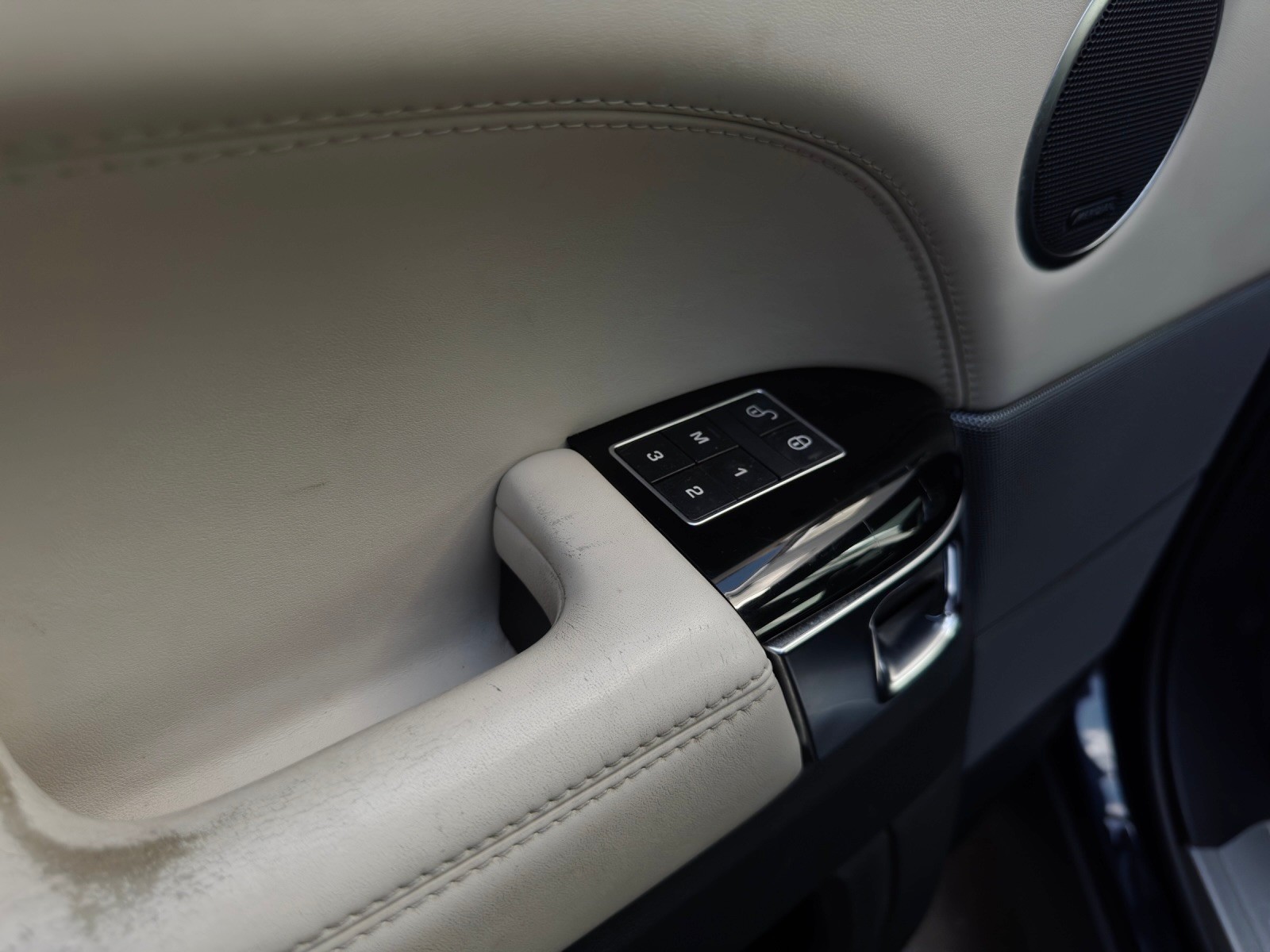 LAND ROVER Range Rover Sport 3.0 SDV6 Autobiography Automatic-image-19