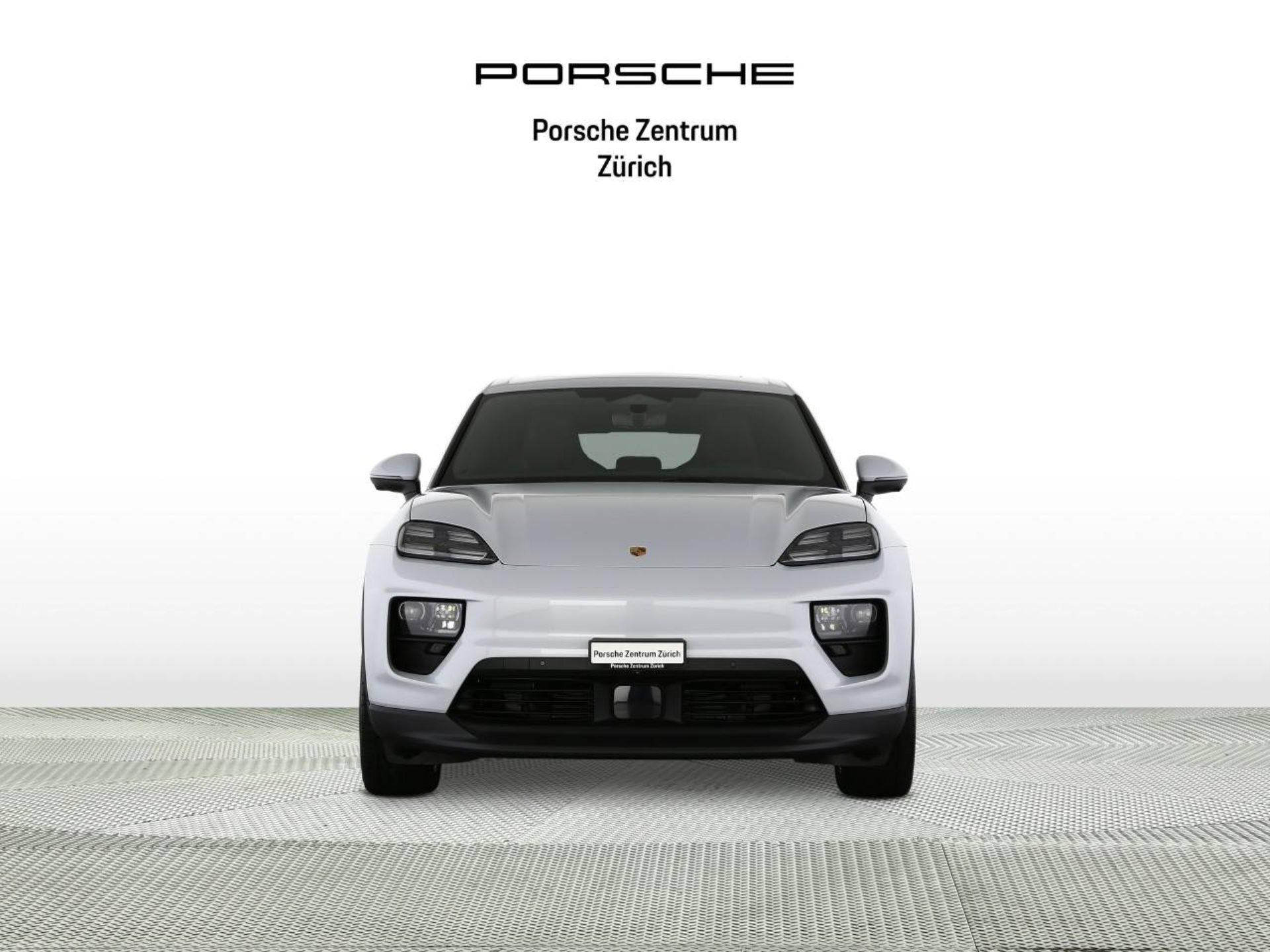 PORSCHE Macan 4-showroom-element-2