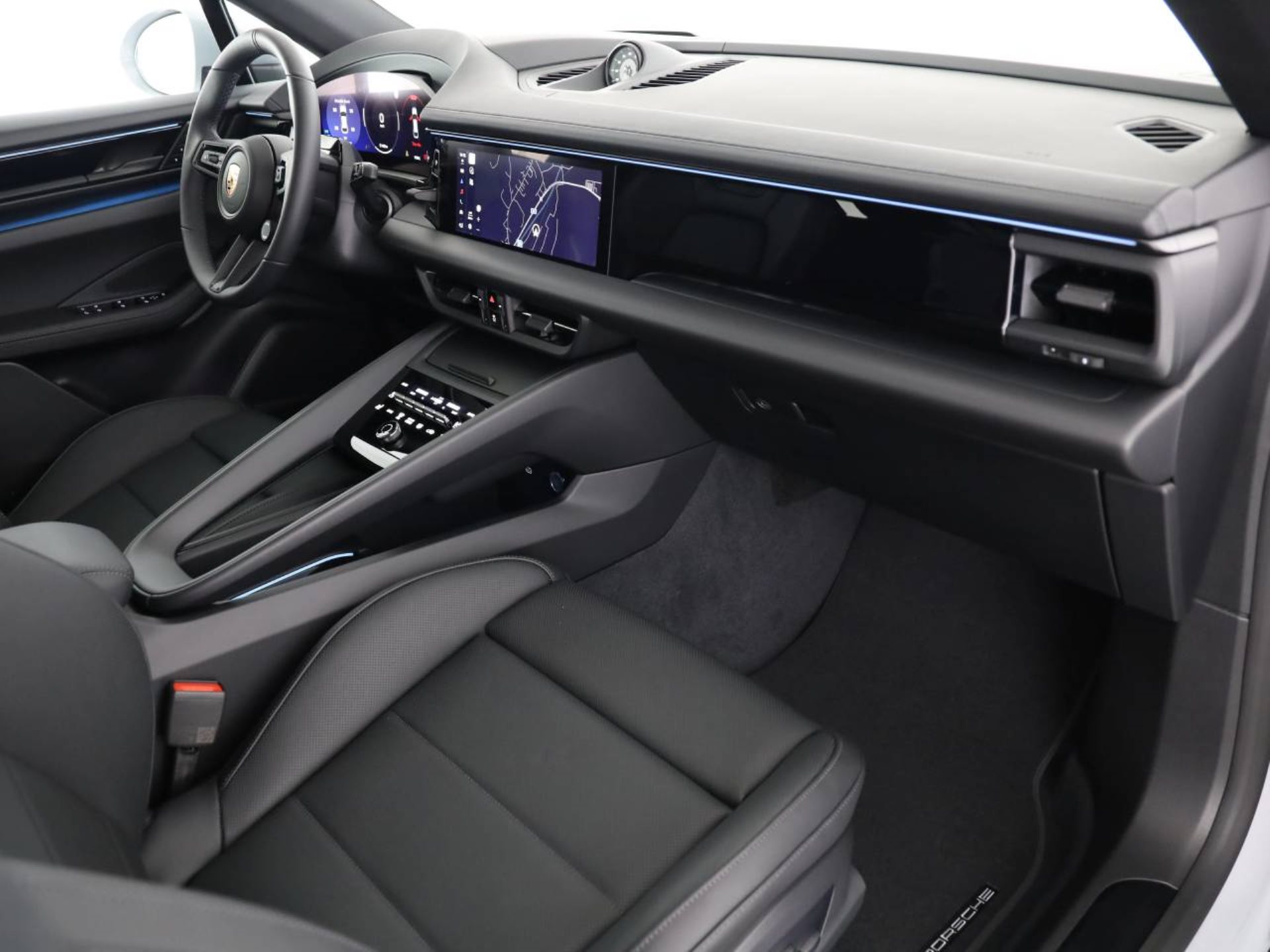 PORSCHE Macan 4-image-10