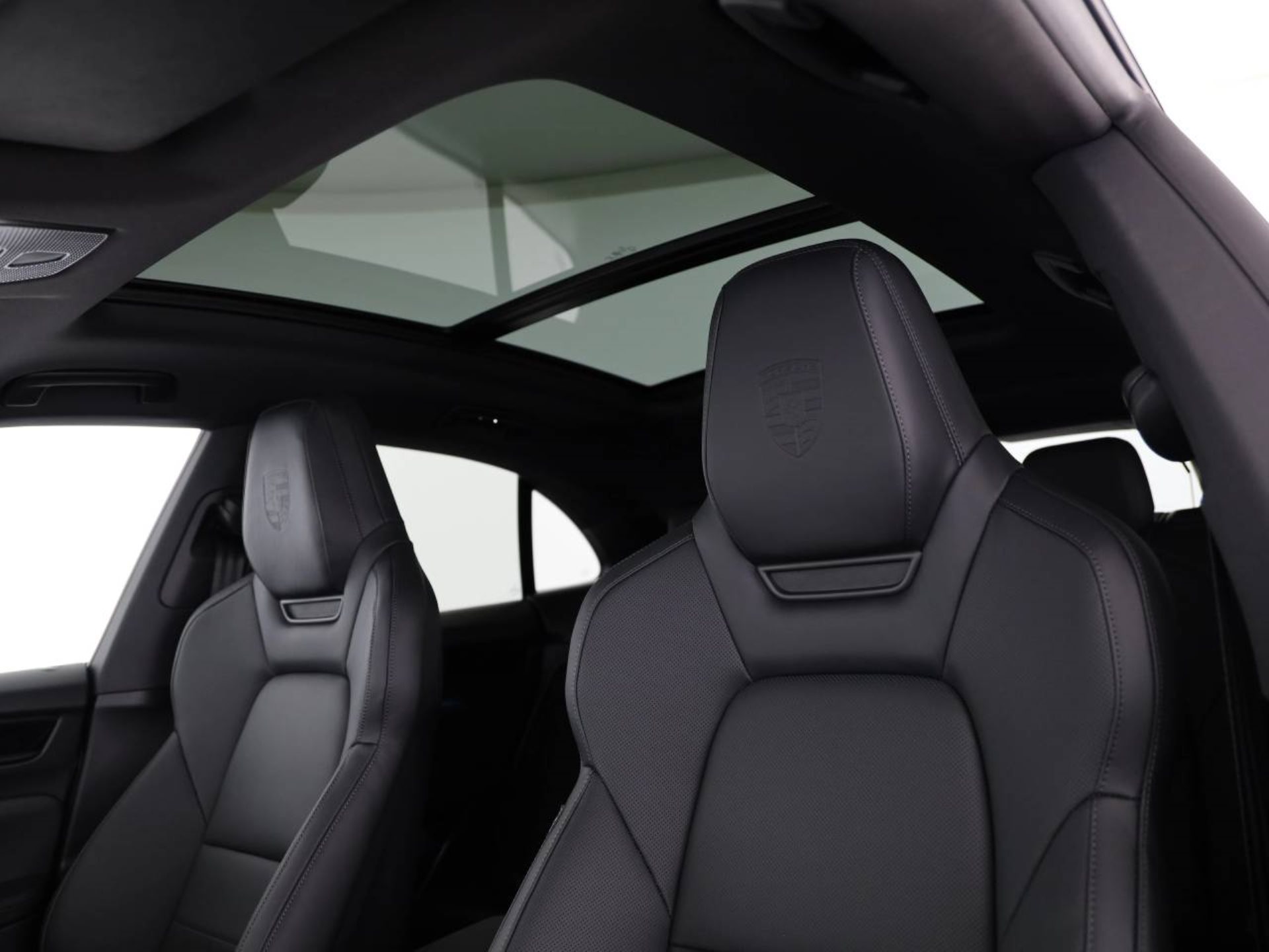 PORSCHE Macan 4-image-17