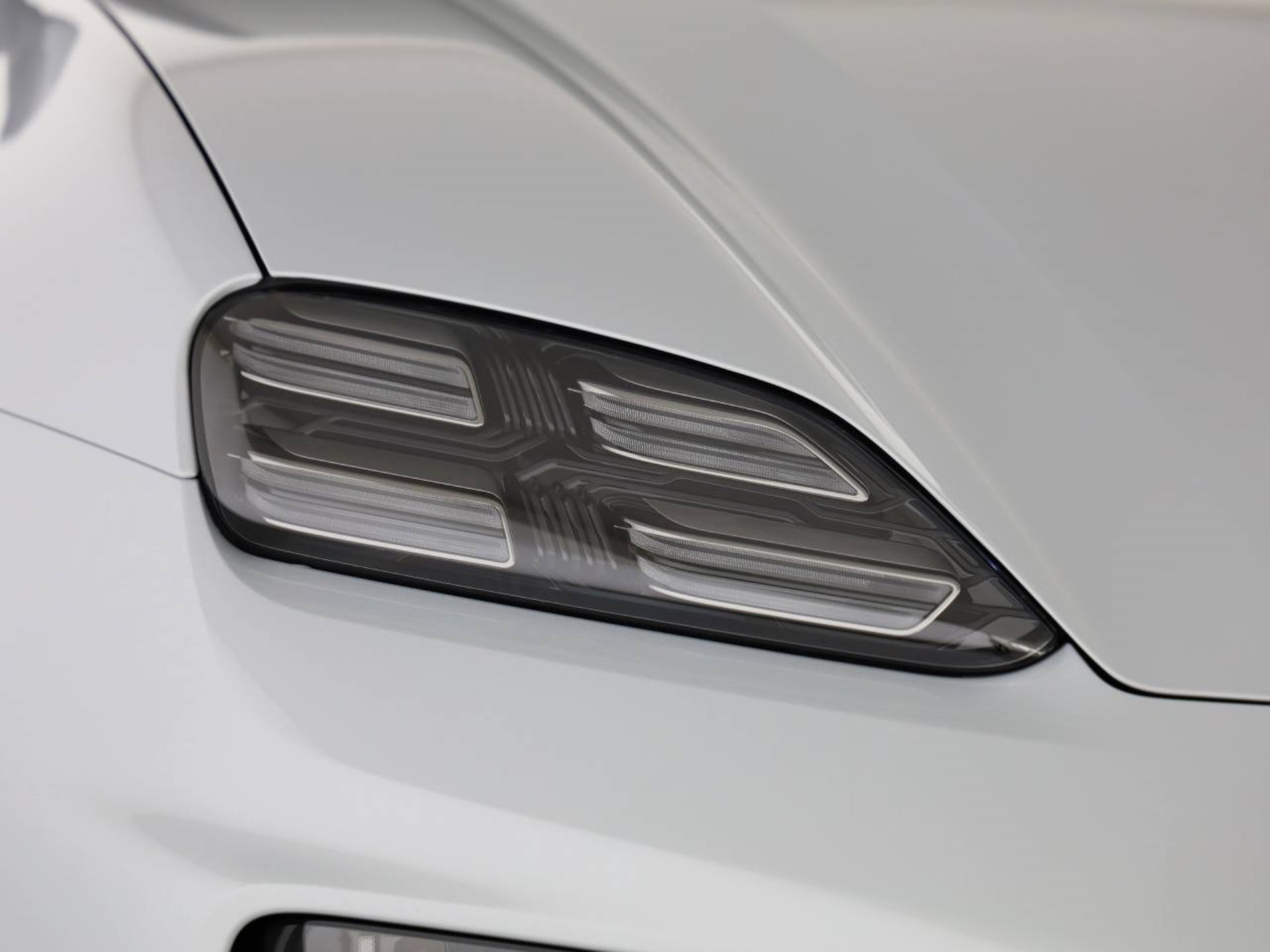 PORSCHE Macan 4-image-7
