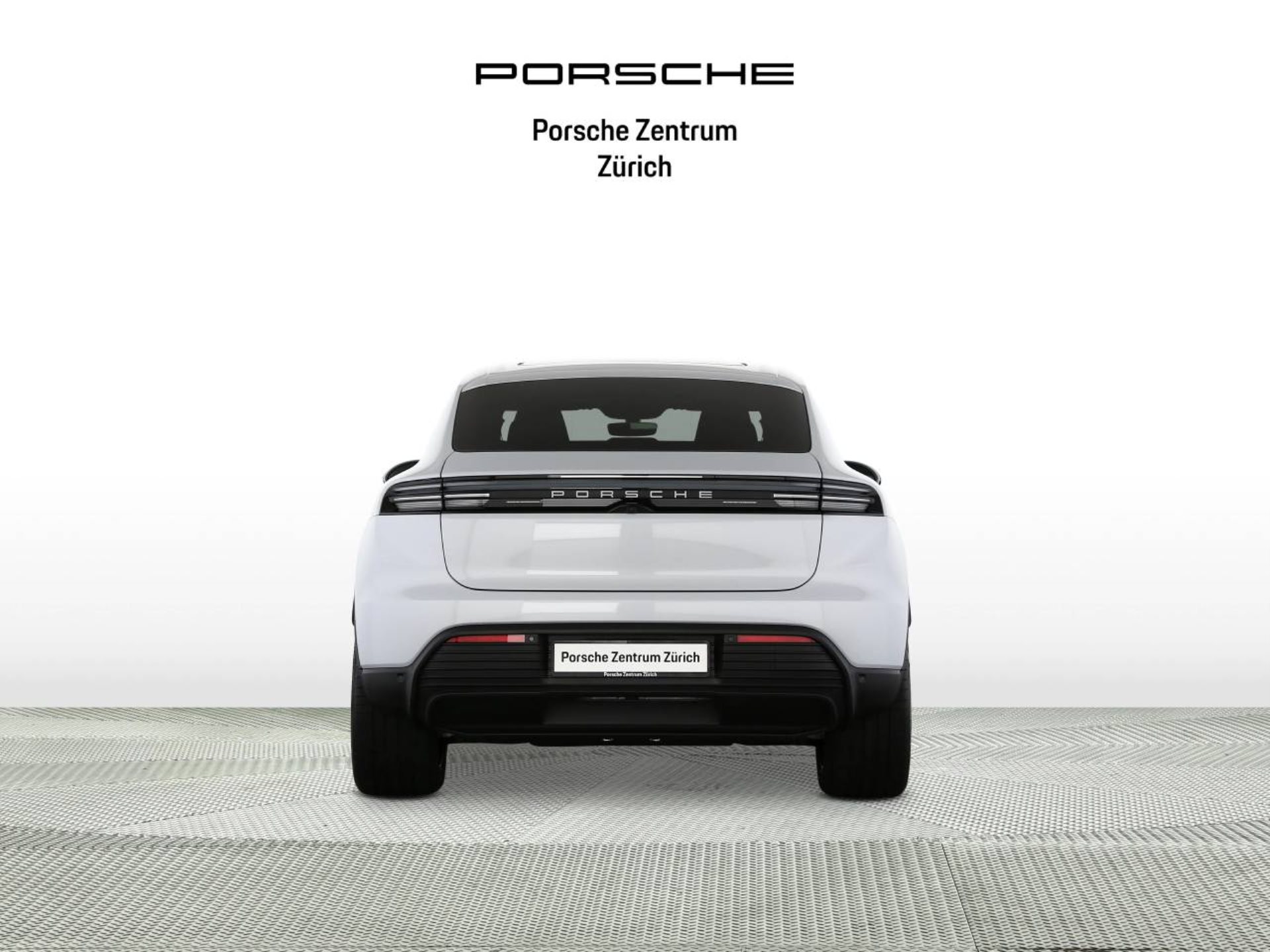 PORSCHE Macan 4-image-6