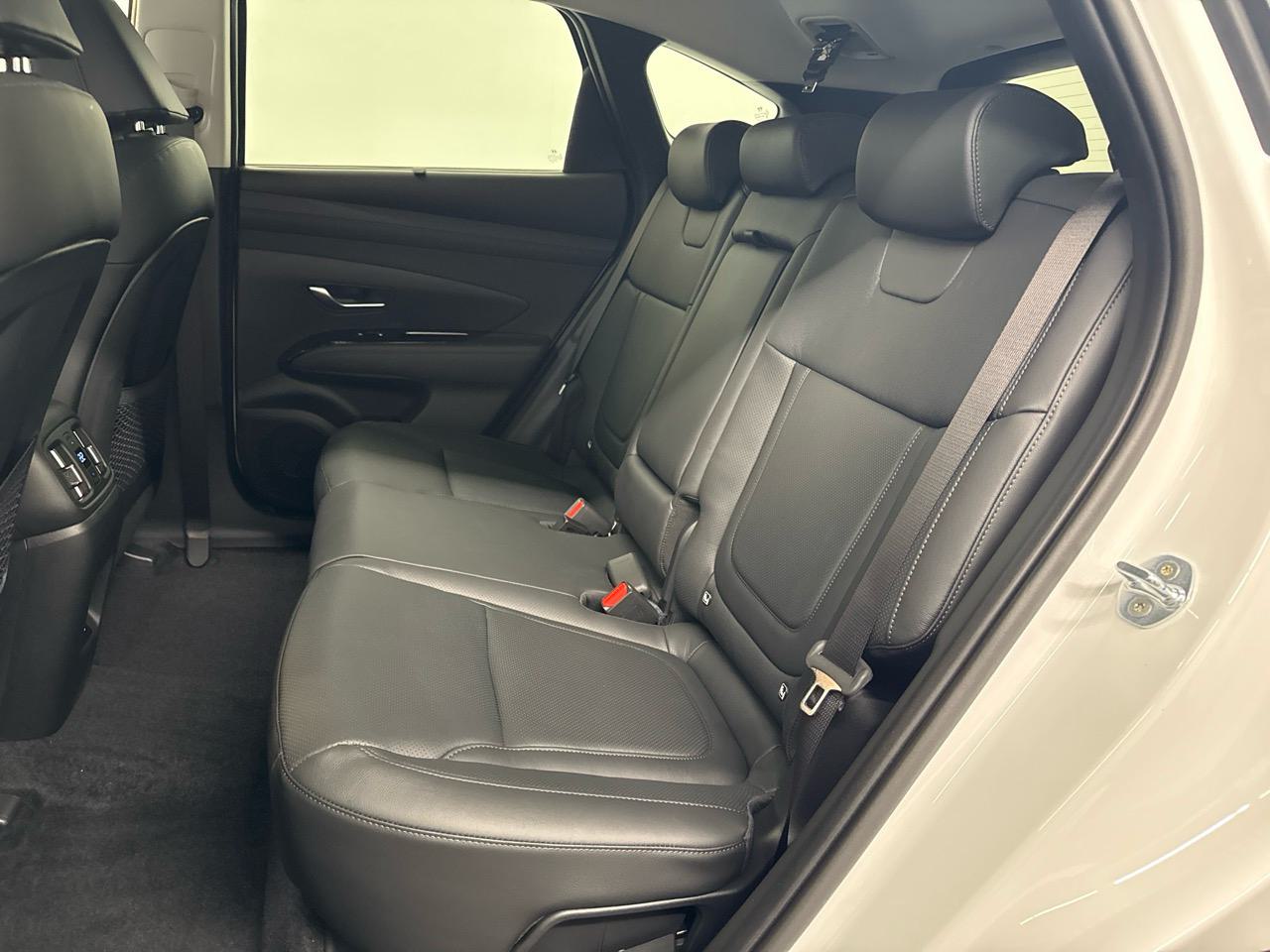 HYUNDAI Tucson 1.6 TGDI PHEV Premium LUX Pack 4WD-image-12