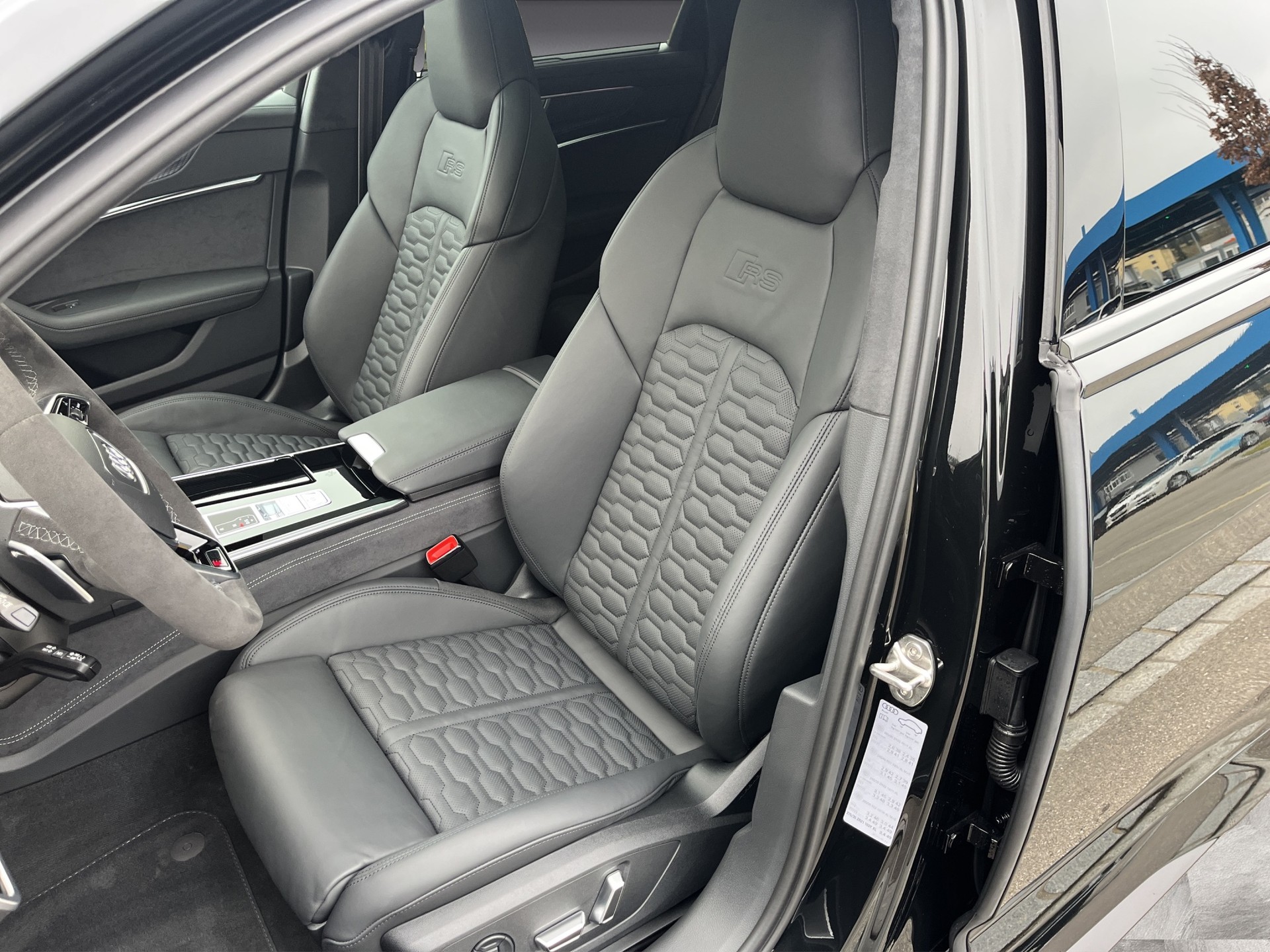 AUDI RS6 Avant 4.0 TFSI V8 Performance quattro*Keramik-Bremsen, Standheizung, AHK, B&O Sound, (5-Jahre Garantie)-image-9