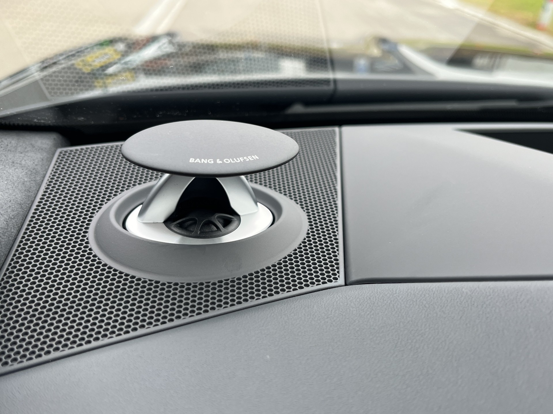 AUDI RS6 Avant 4.0 TFSI V8 Performance quattro*Keramik-Bremsen, Standheizung, AHK, B&O Sound, (5-Jahre Garantie)-image-15