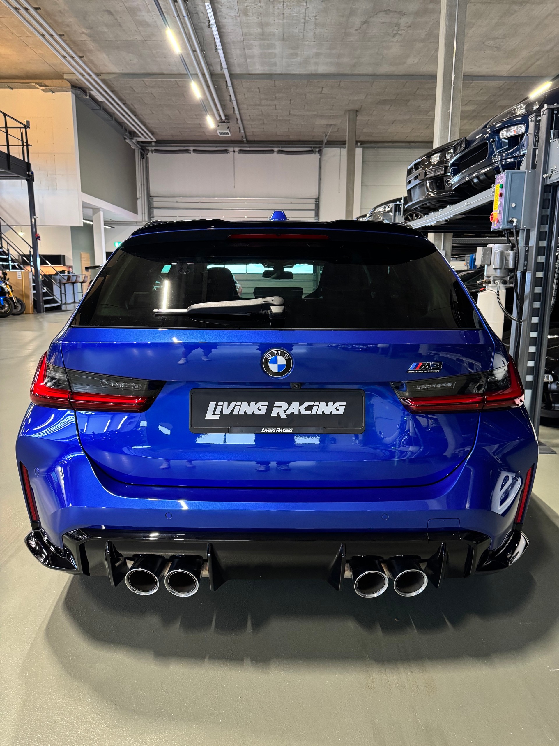 BMW M3 Touring *Portimao blue - LCI*-image-3