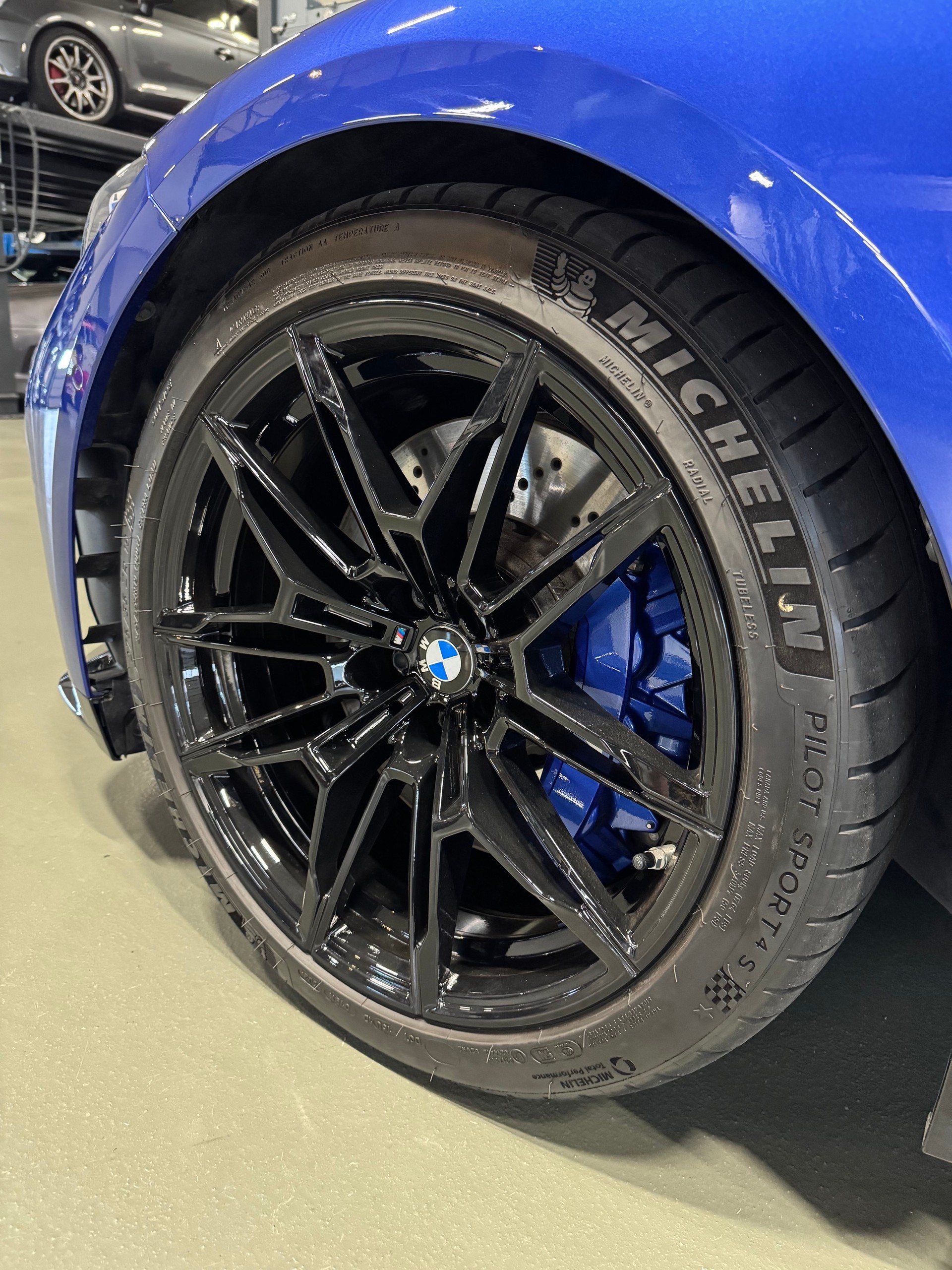 BMW M3 Touring *Portimao blue - LCI*-image-6