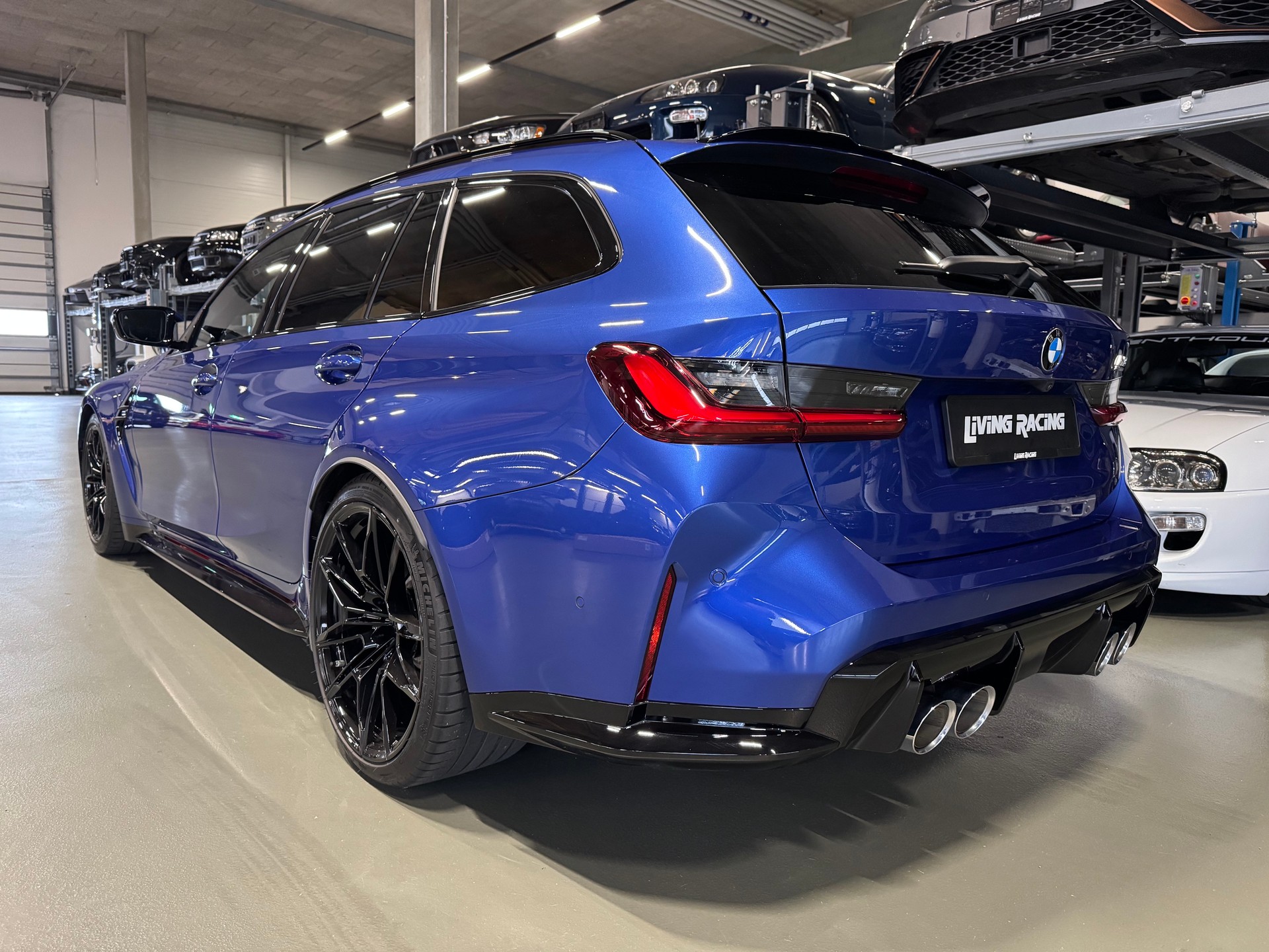 BMW M3 Touring *Portimao blue - LCI*-image-2