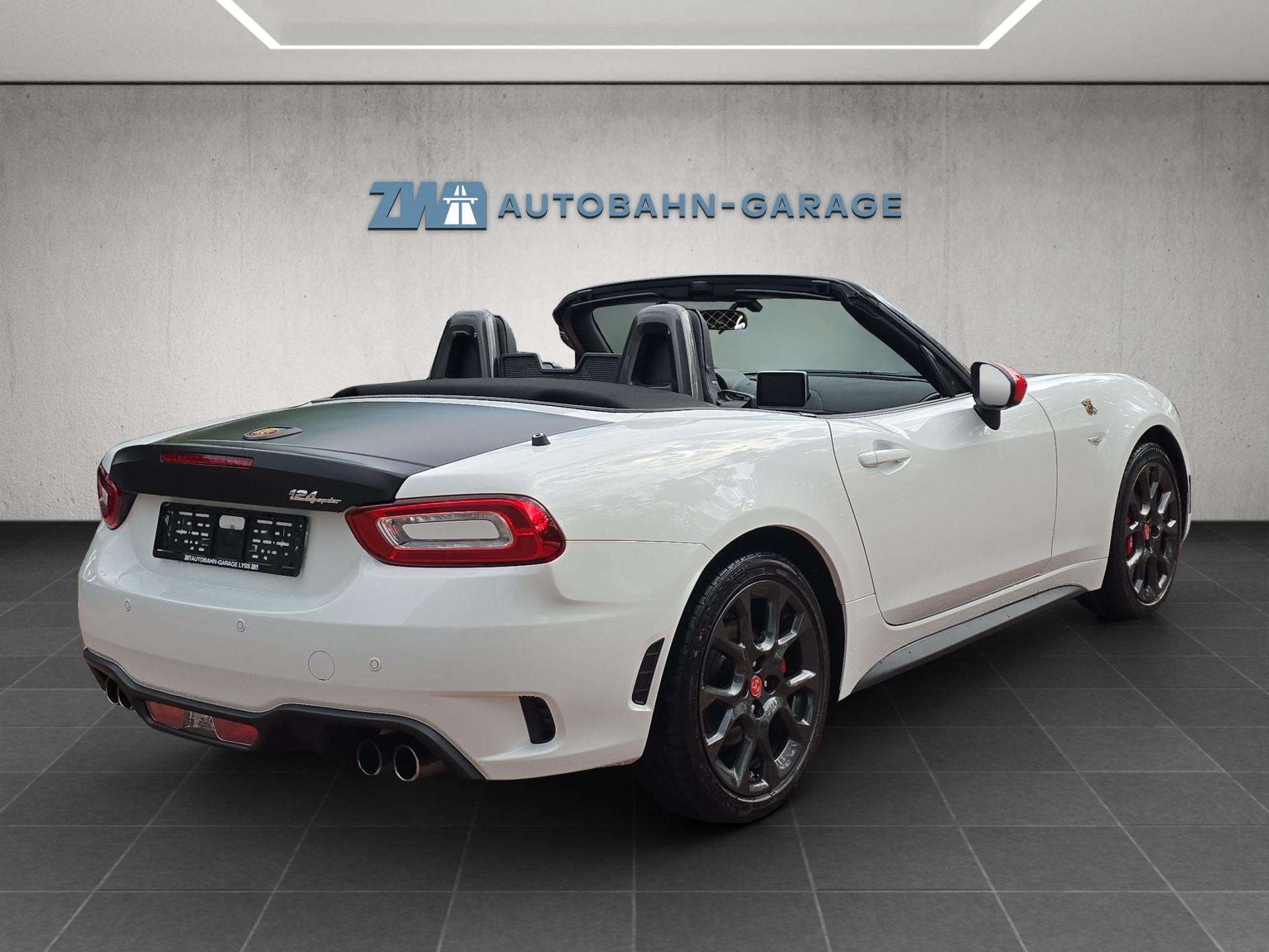 FIAT 124 Abarth Spider 1.4 MultiAir-image-4