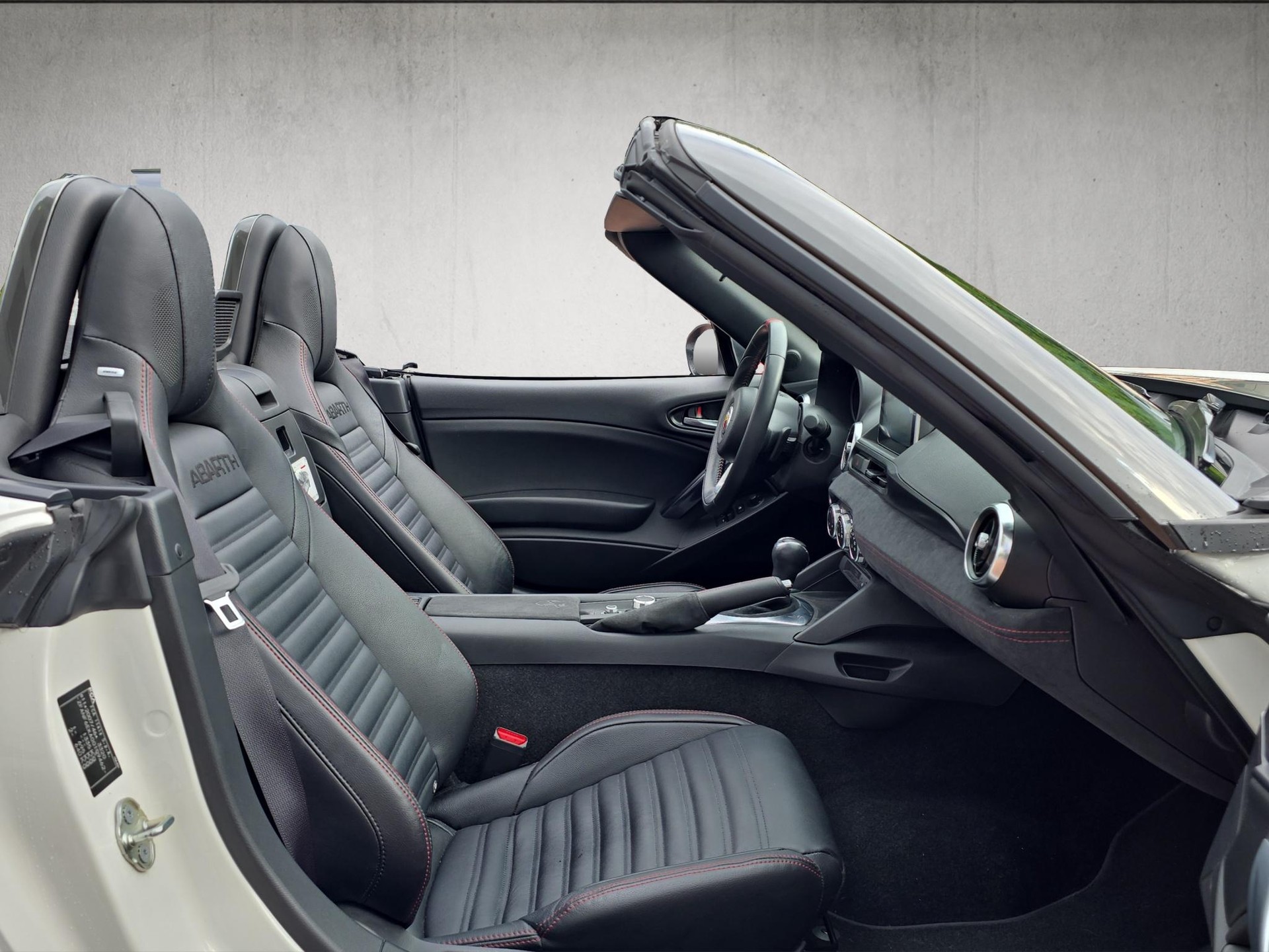 FIAT 124 Abarth Spider 1.4 MultiAir-image-13