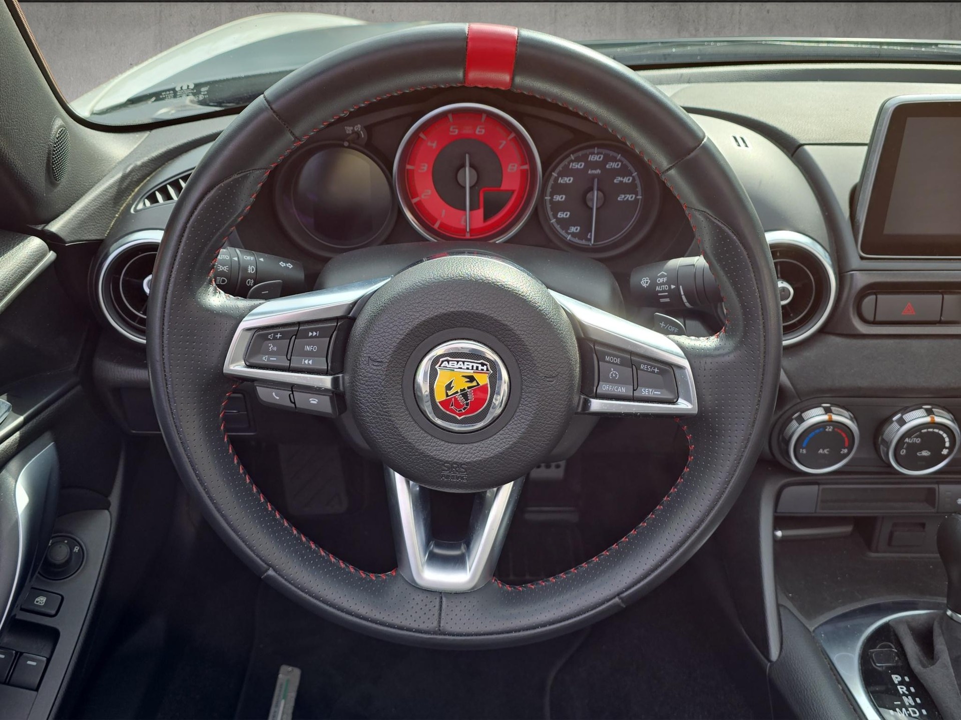 FIAT 124 Abarth Spider 1.4 MultiAir-image-10