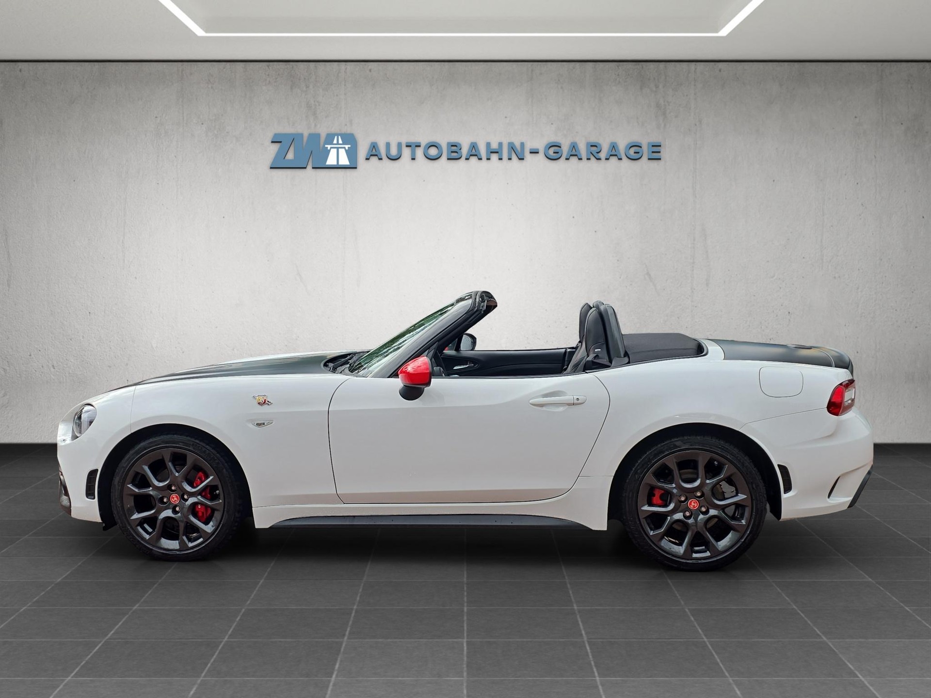 FIAT 124 Abarth Spider 1.4 MultiAir-image-1