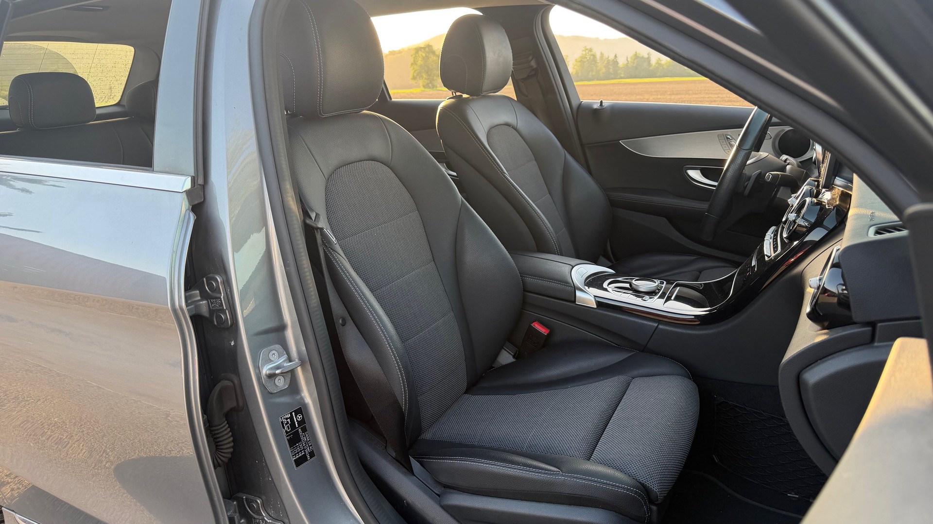 MERCEDES-BENZ C 400 4Matic 7G-Tronic-image-12