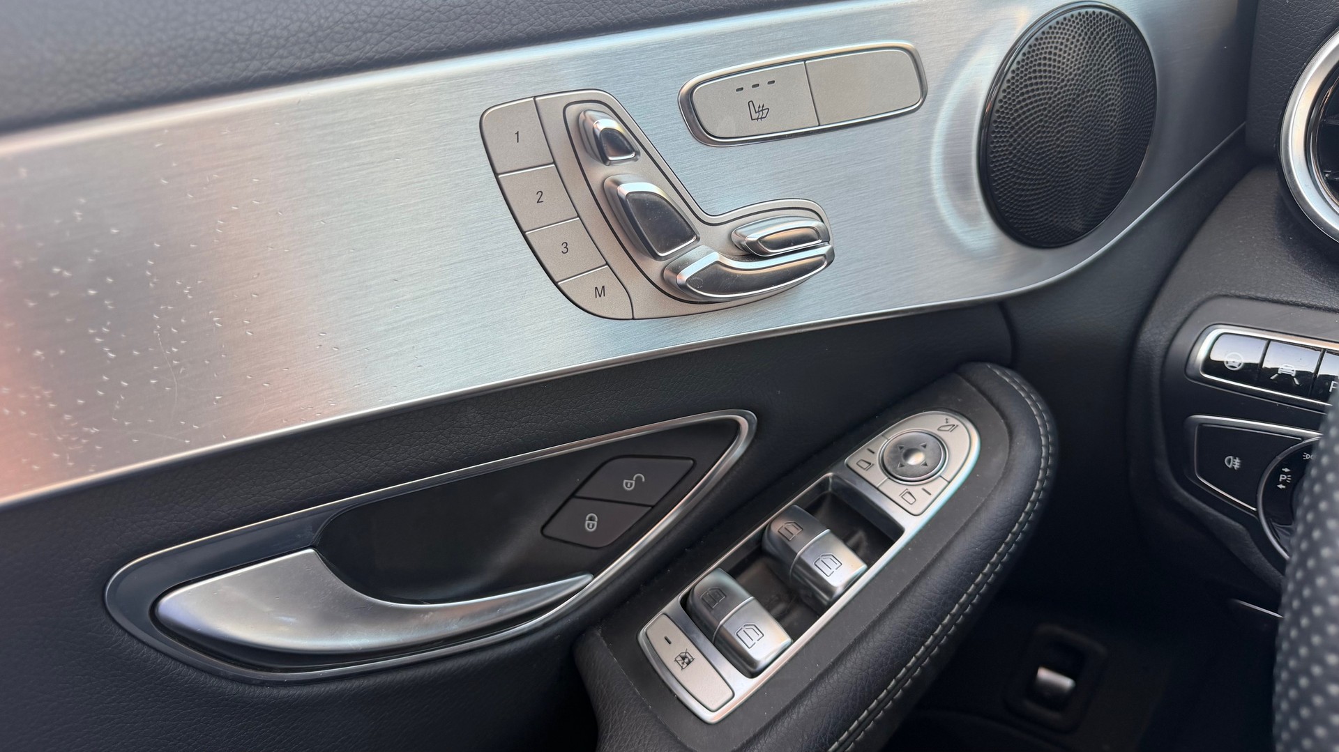 MERCEDES-BENZ C 400 4Matic 7G-Tronic-image-14