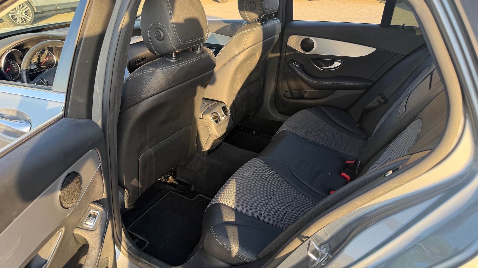 MERCEDES-BENZ C 400 4Matic 7G-Tronic-image-11