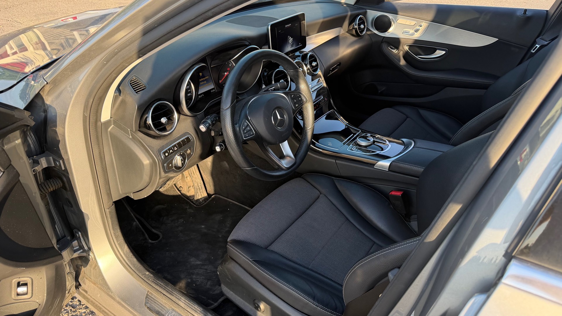 MERCEDES-BENZ C 400 4Matic 7G-Tronic-image-9
