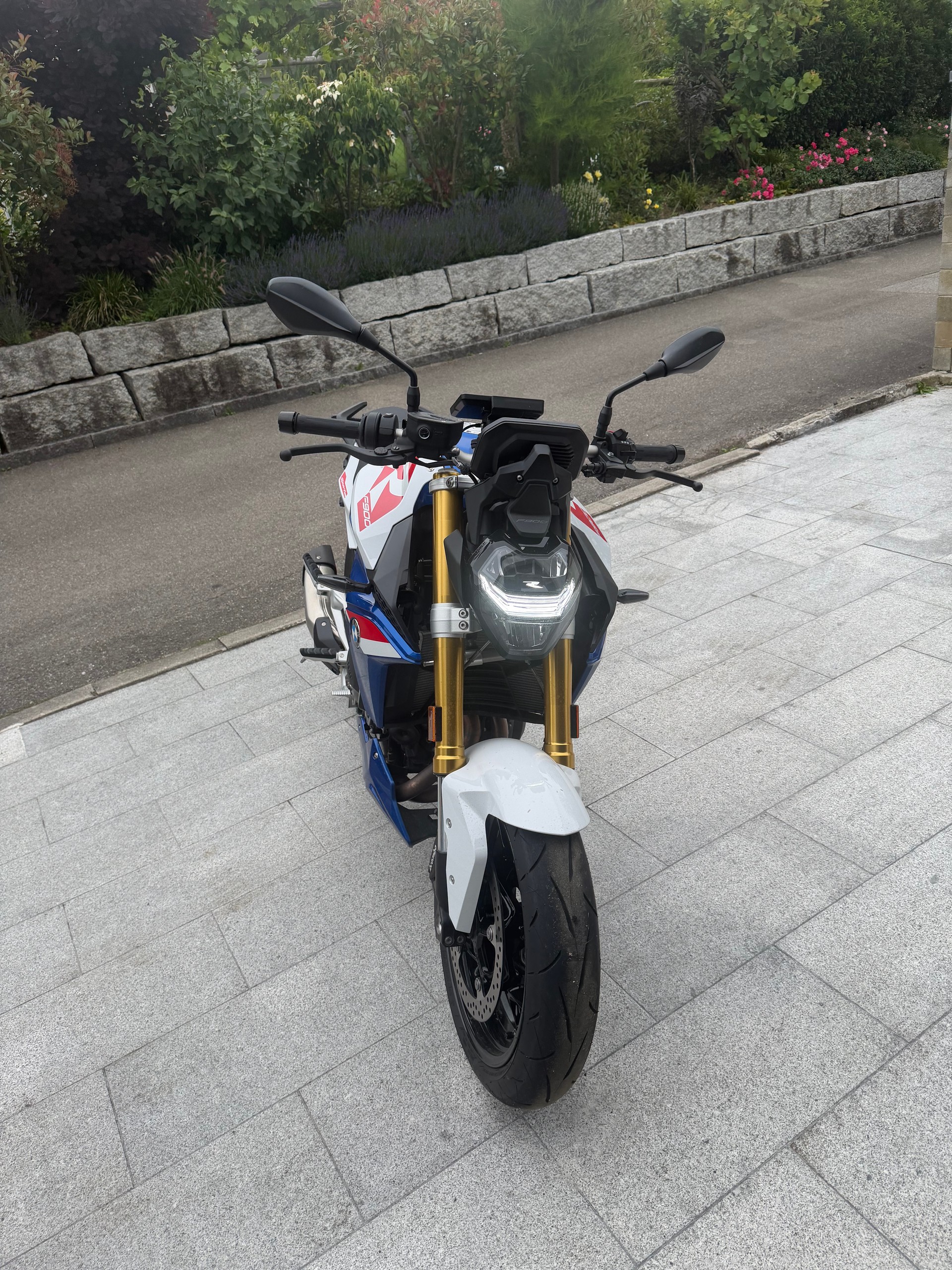 BMW F 900 R ABS-image-4