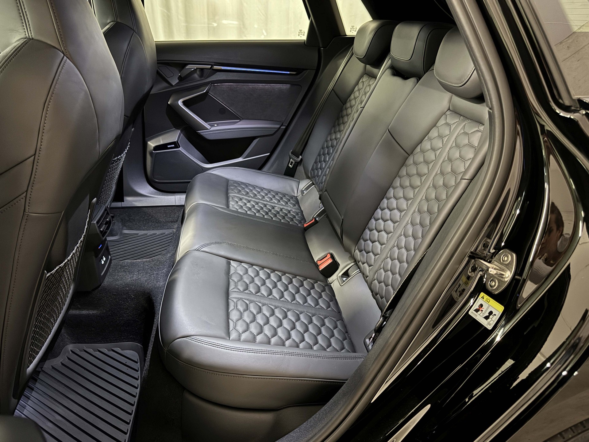AUDI RS3 Sportback 2.5 TSI quattro S-tronic-image-15