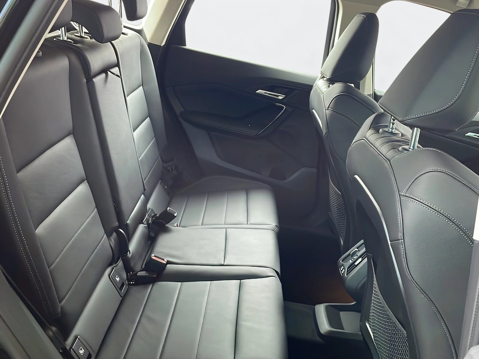 BMW X1 xDrive 23i 48V-image-5
