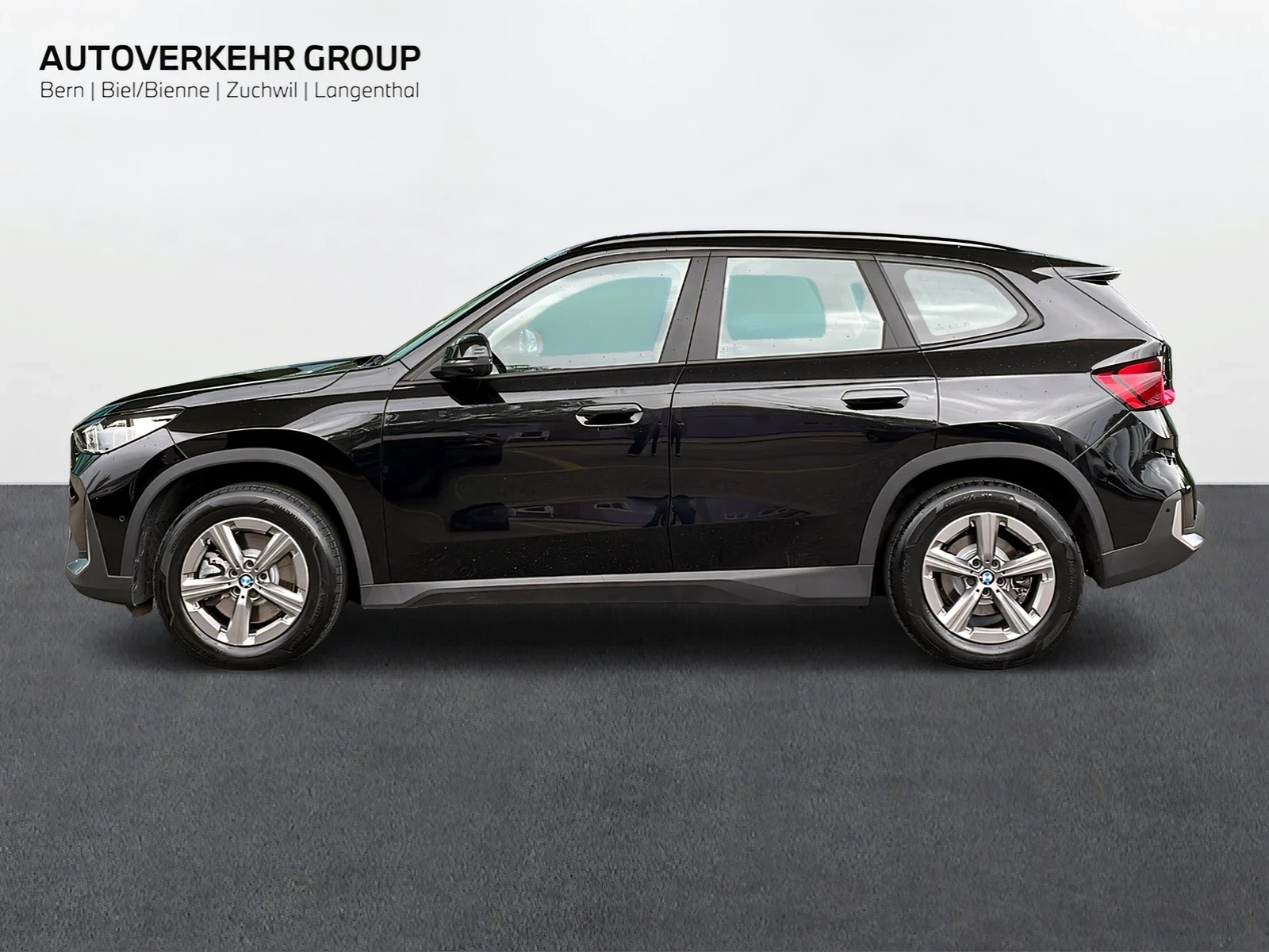 BMW X1 xDrive 23i 48V-showroom-element-1