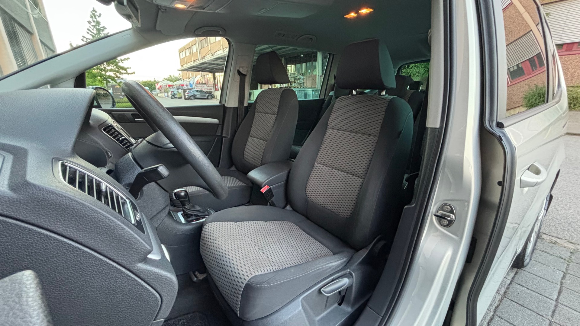 VW Sharan 2.0 TDI BlueMotion Technology Trendline DSG-image-6