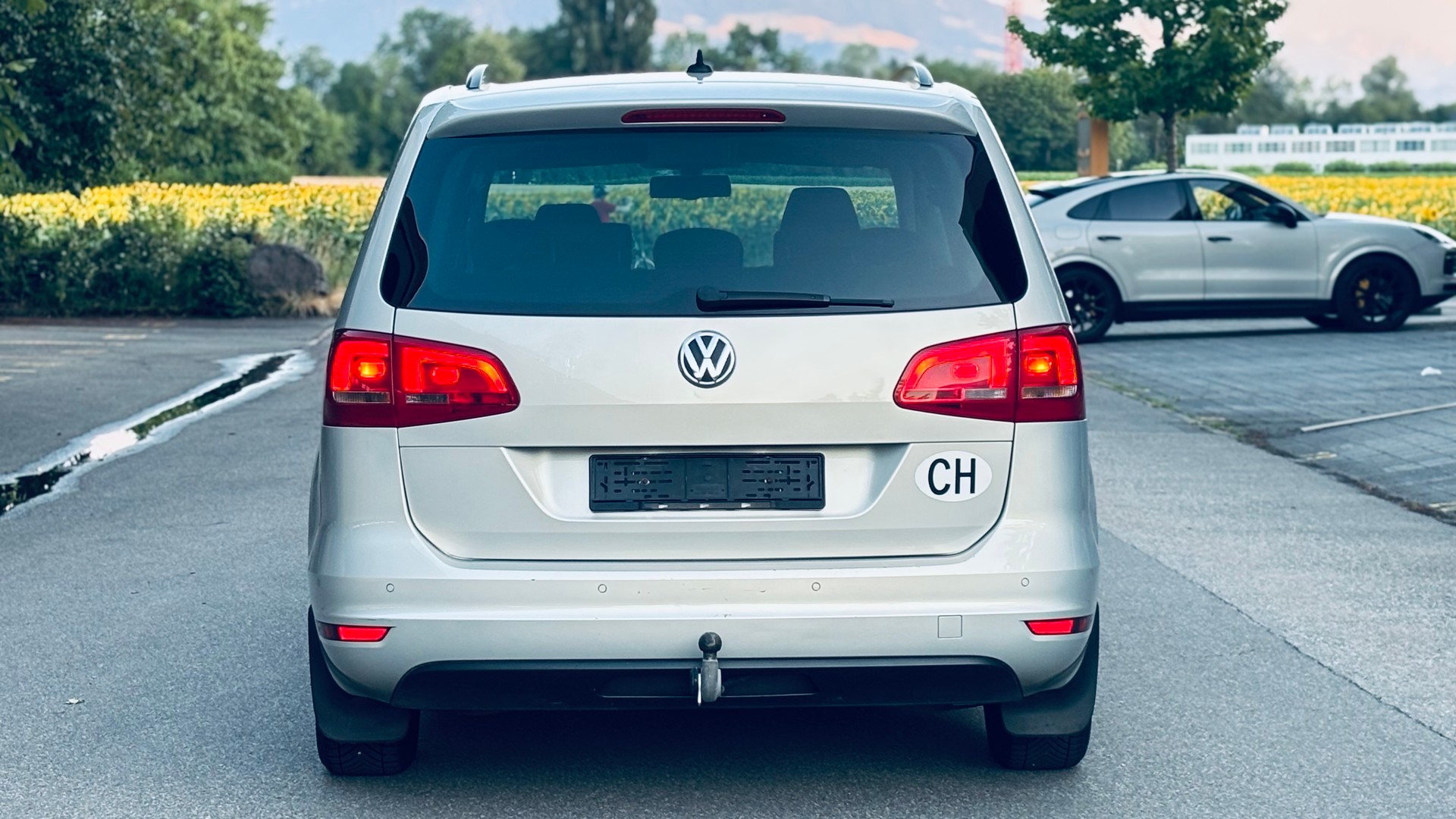 VW Sharan 2.0 TDI BlueMotion Technology Trendline DSG-image-5