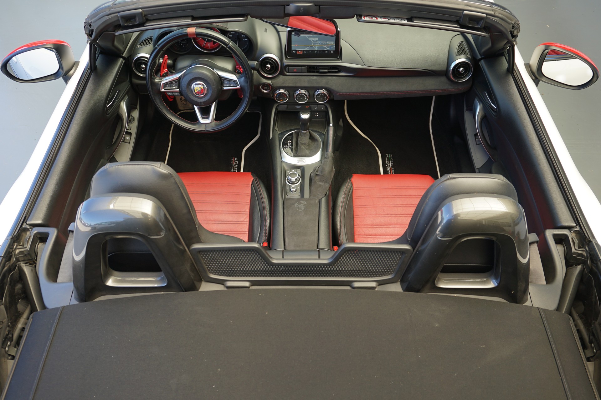 FIAT 124 Spider 1.4 TB Abarth 170PS Automat-image-25