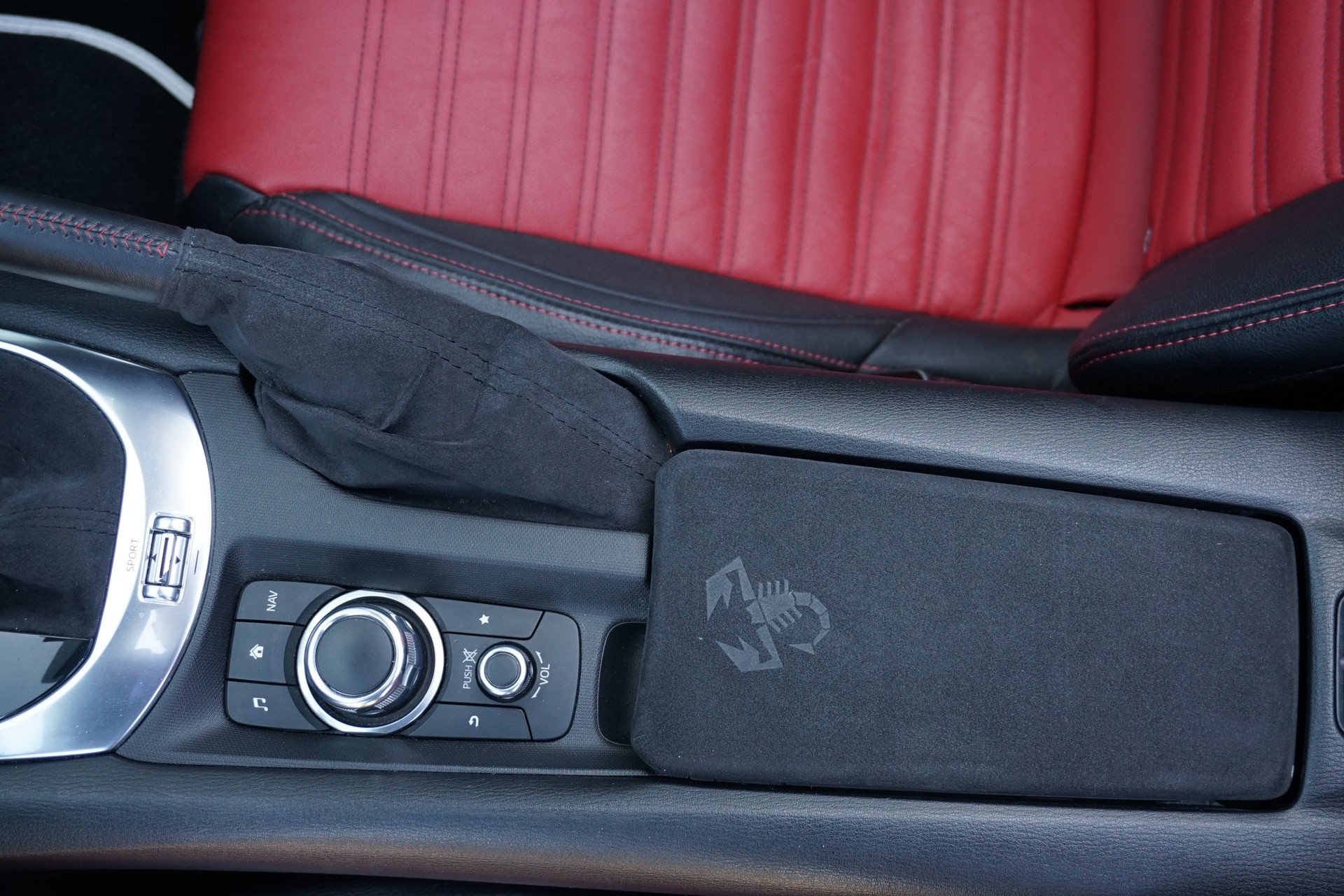 FIAT 124 Spider 1.4 TB Abarth 170PS Automat-image-30