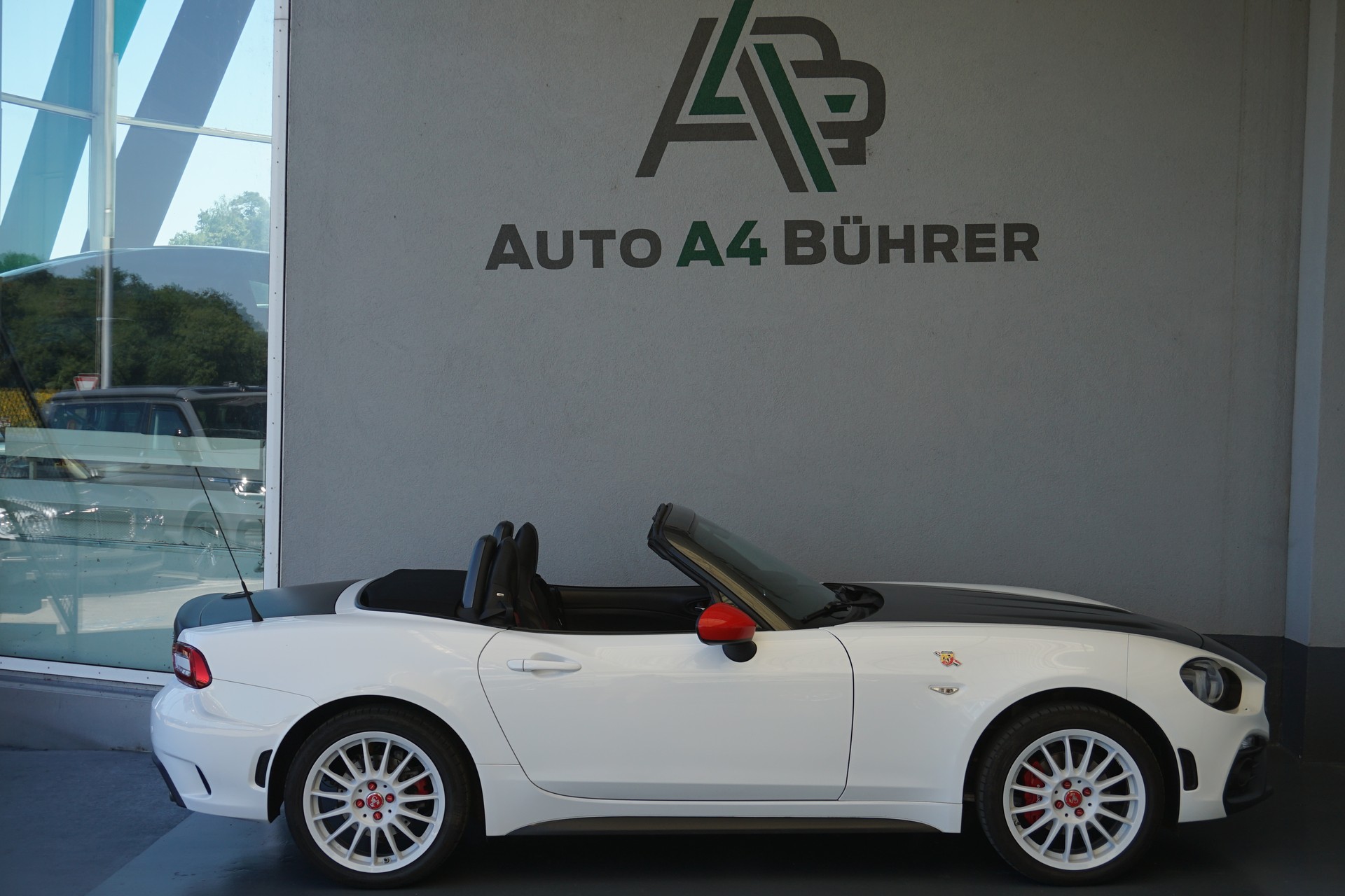 FIAT 124 Spider 1.4 TB Abarth 170PS Automat-image-8