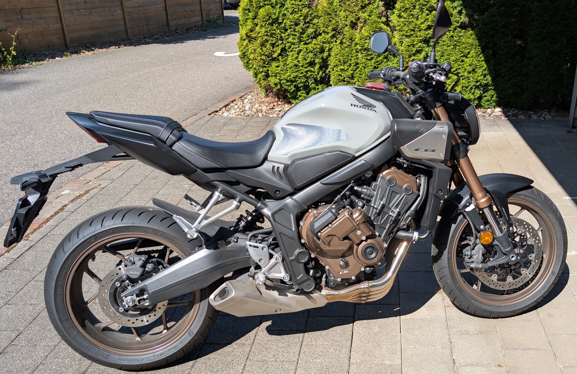 HONDA CB 650 R E-Clutch (35kW)-image-3