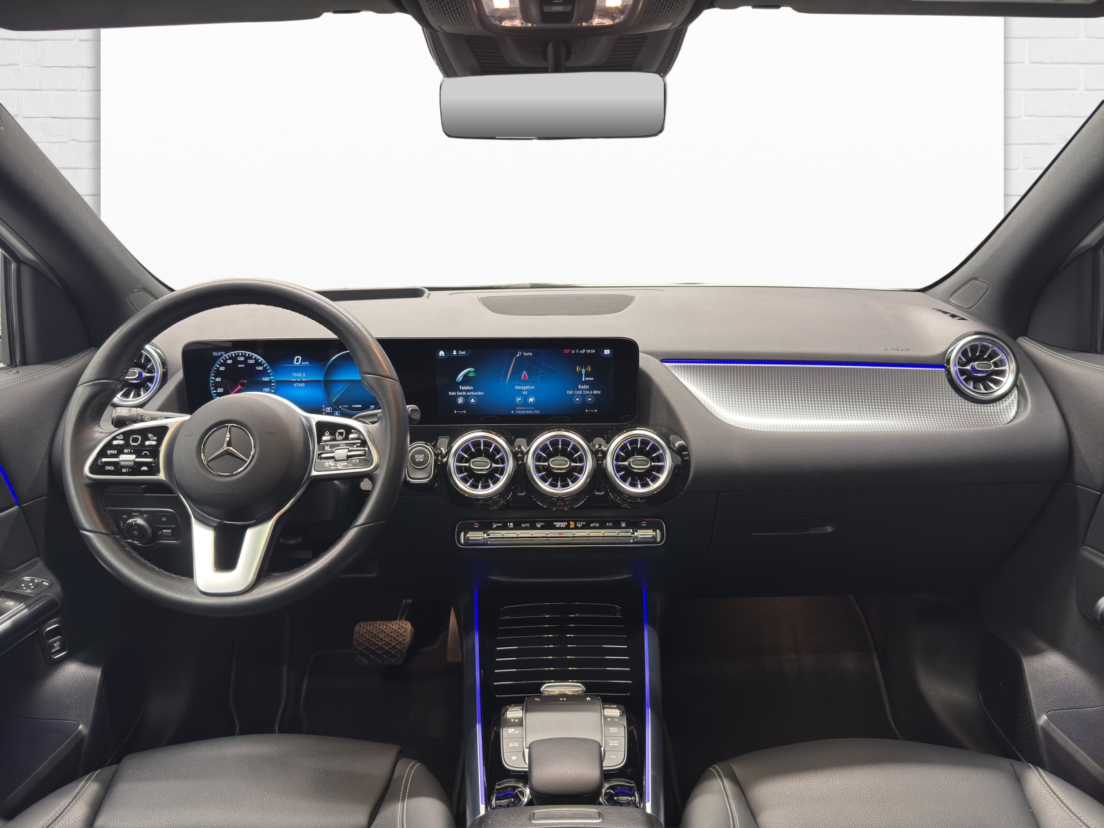 MERCEDES-BENZ EQA 300 Swiss Star 4Matic-image-7
