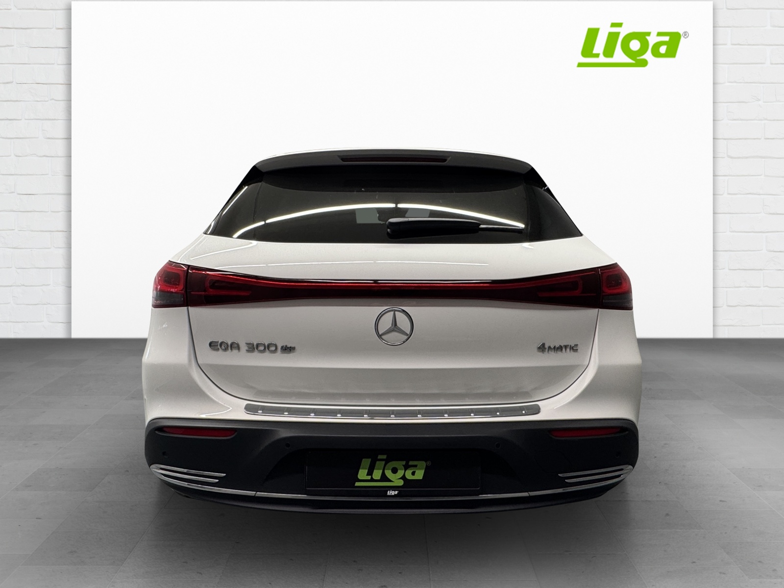 MERCEDES-BENZ EQA 300 Swiss Star 4Matic-image-4