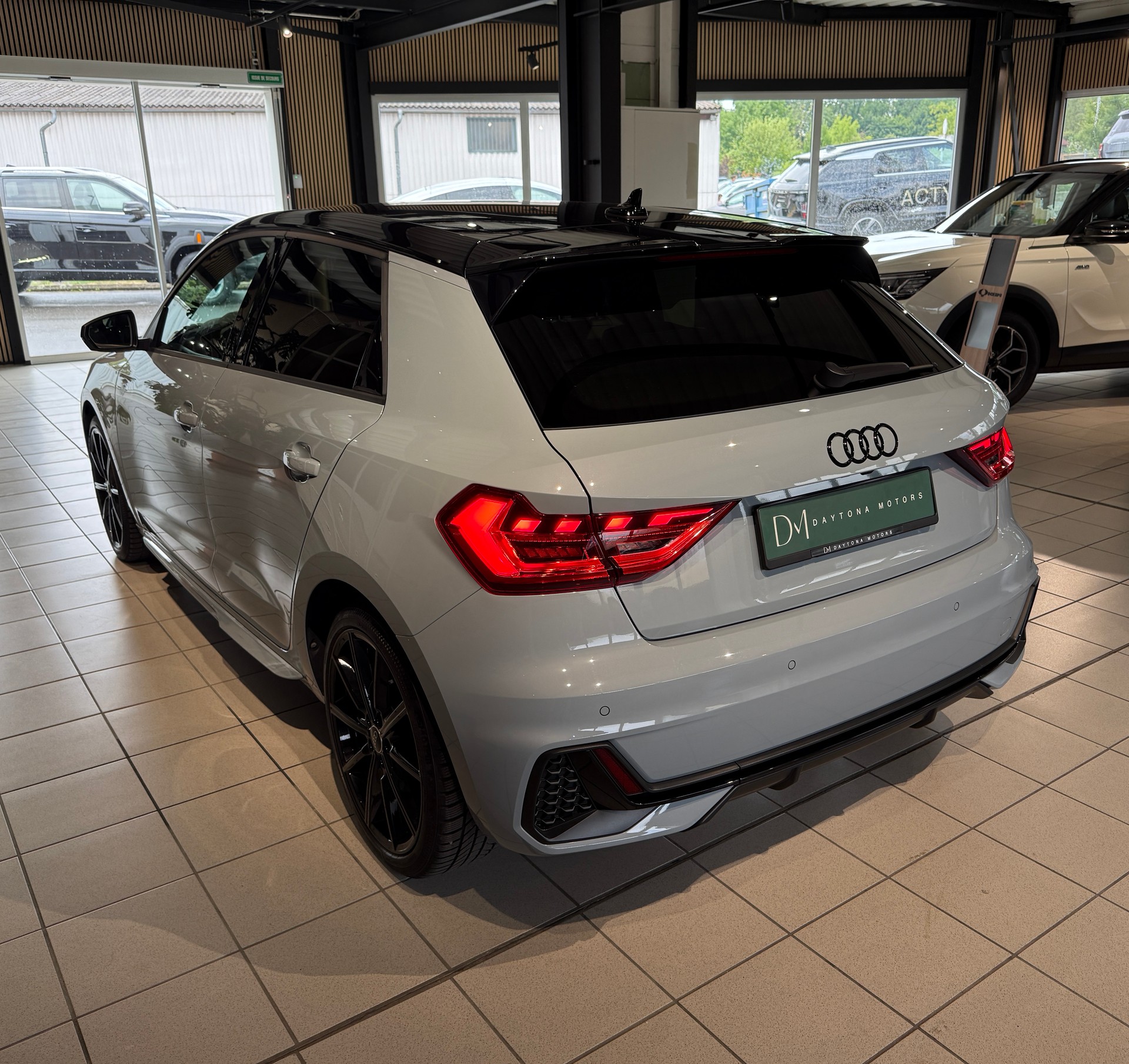 AUDI A1 Sportback 30 TFSI S Line S-tronic-image-7