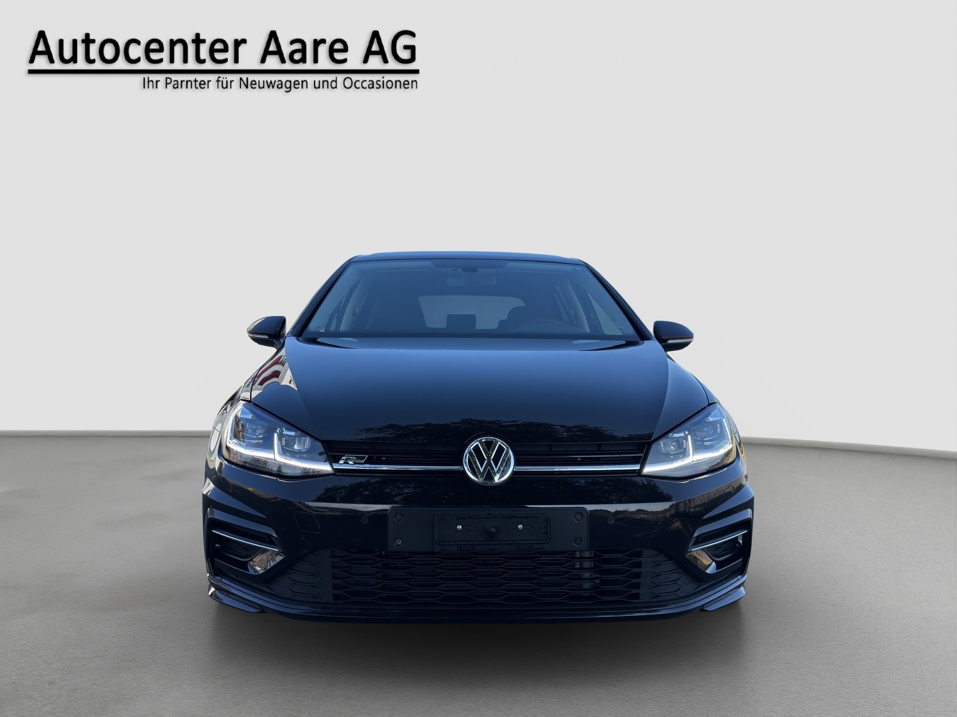 VW Golf 2.0 TDI Highline 4Motion R-LINE-showroom-element-1