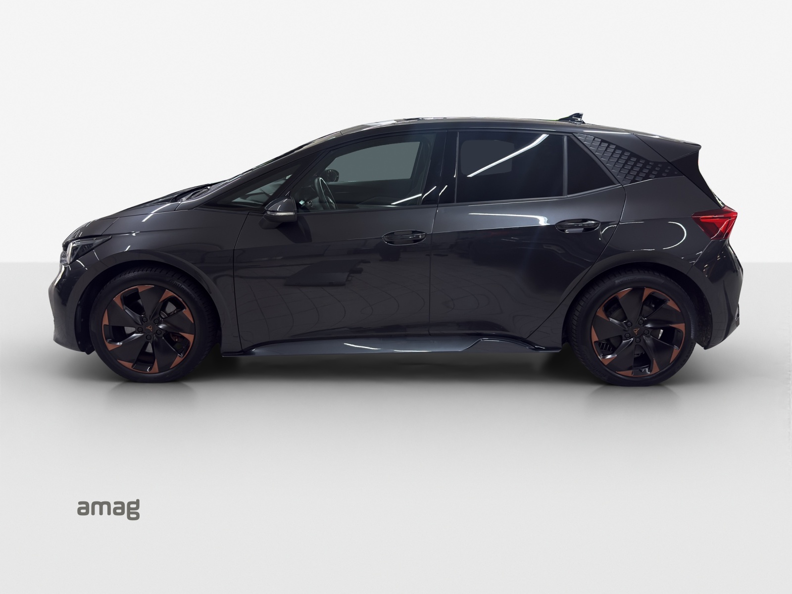 CUPRA Born 77 kWh e-Boost-showroom-element-1