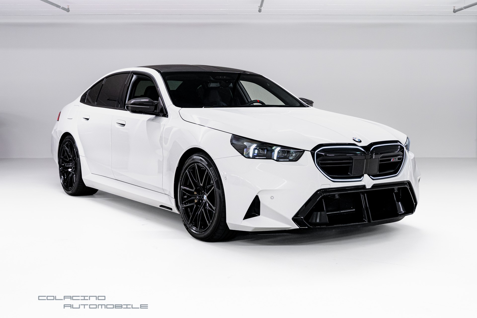 BMW M5 xDrive-showroom-element-2