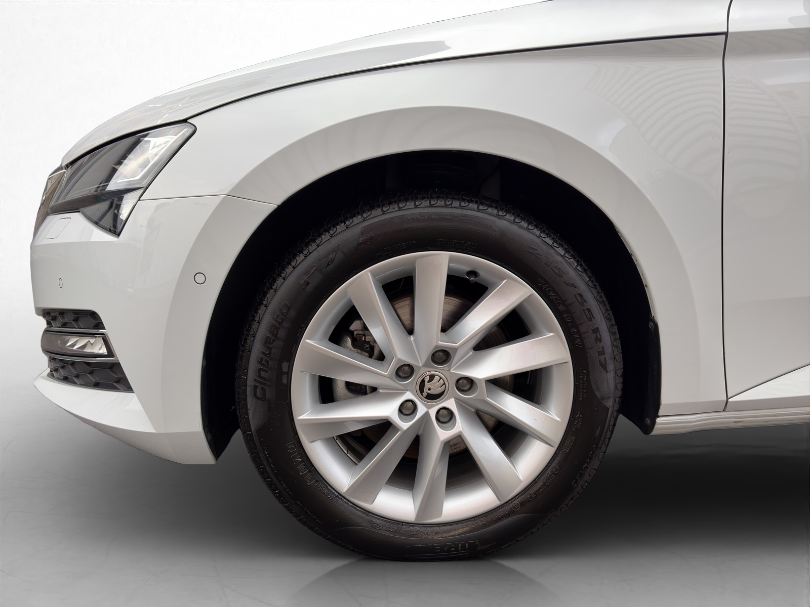 SKODA Superb Combi 2.0 TDI 200 Style 4x4 DSG-image-8