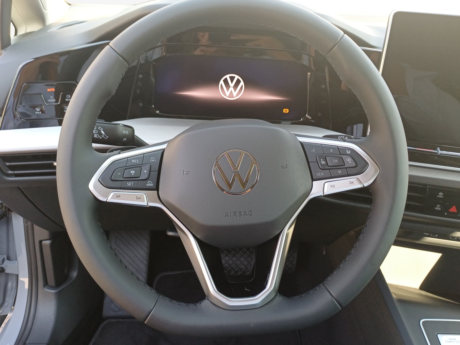 VW Golf 1.5 e TSI mHEV Value DSG-image-9