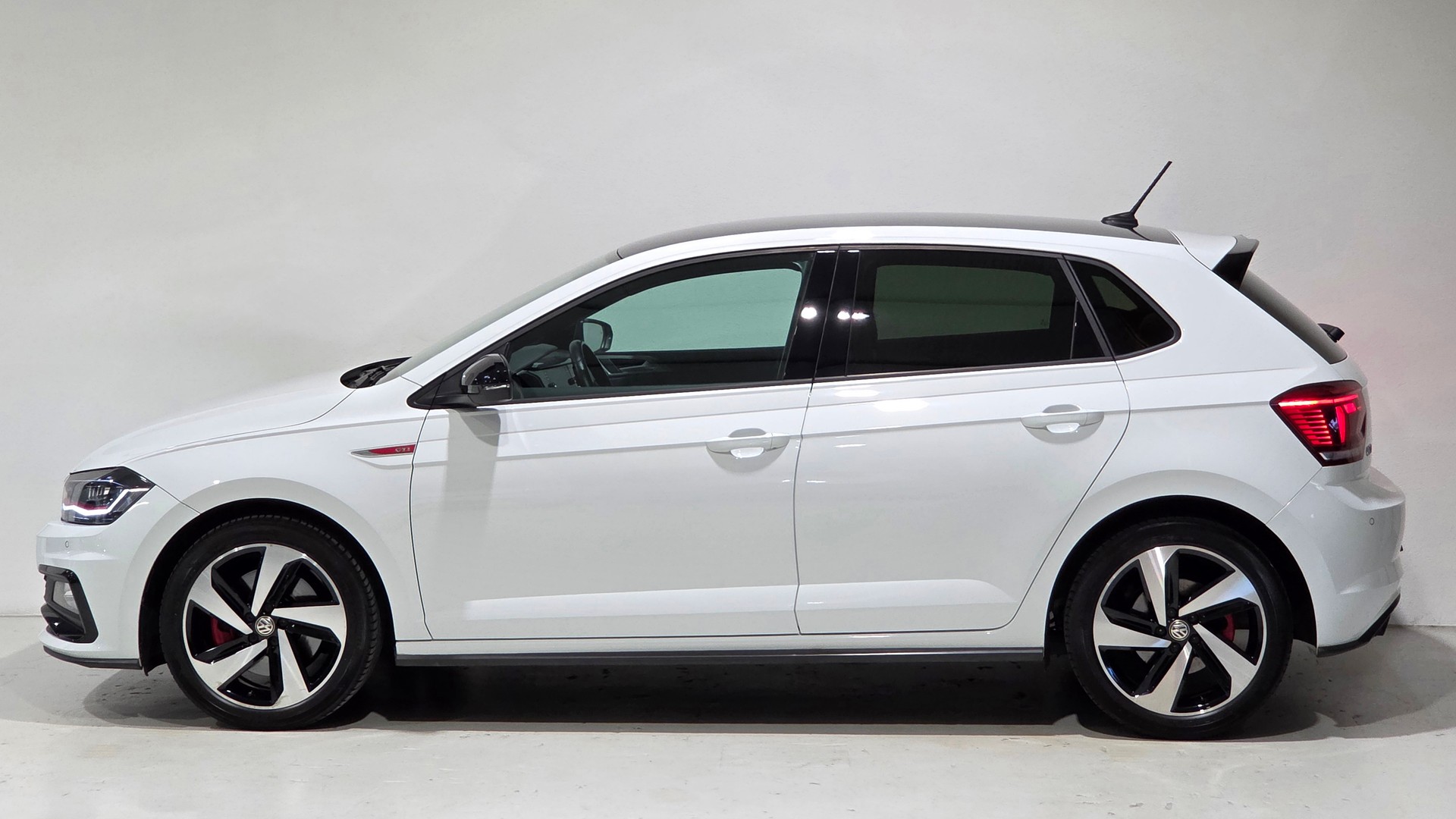 VW Polo 2.0 TSI GTI DSG-showroom-element-1