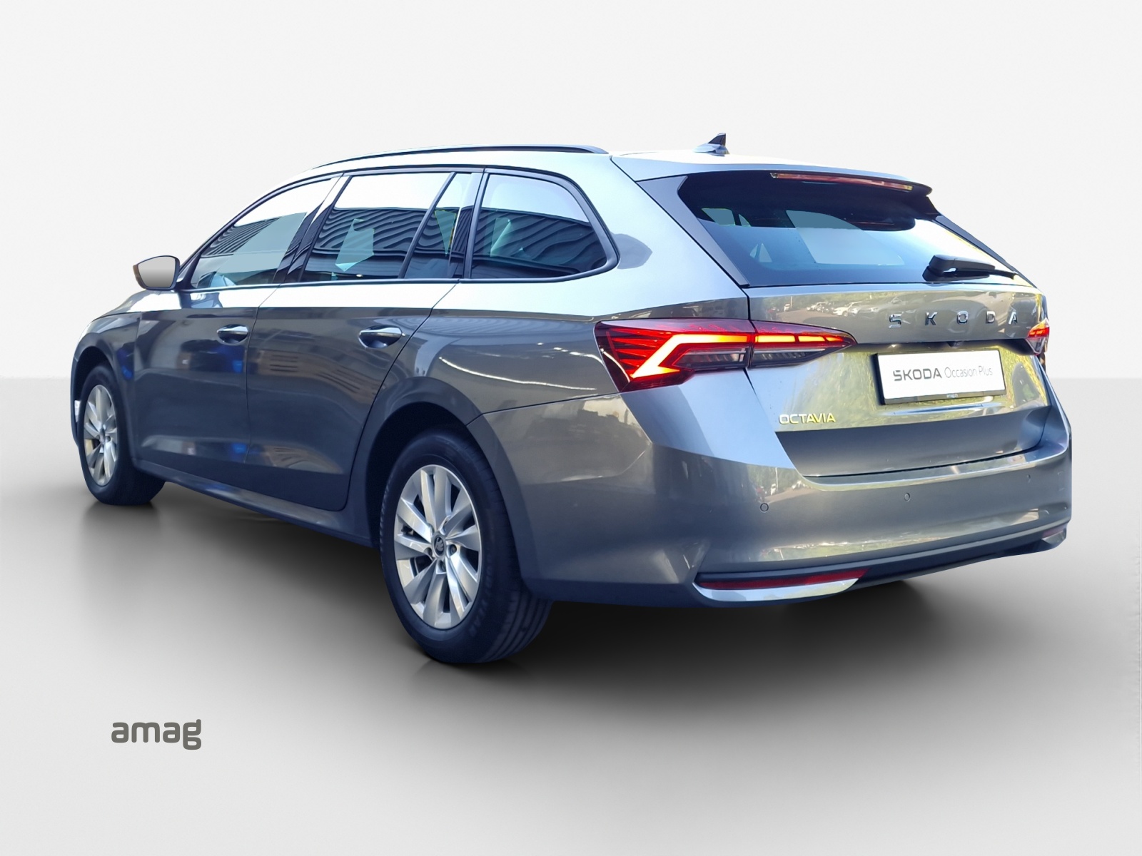 SKODA Octavia Combi 2.0 TDI DSG Selection-showroom-element-2