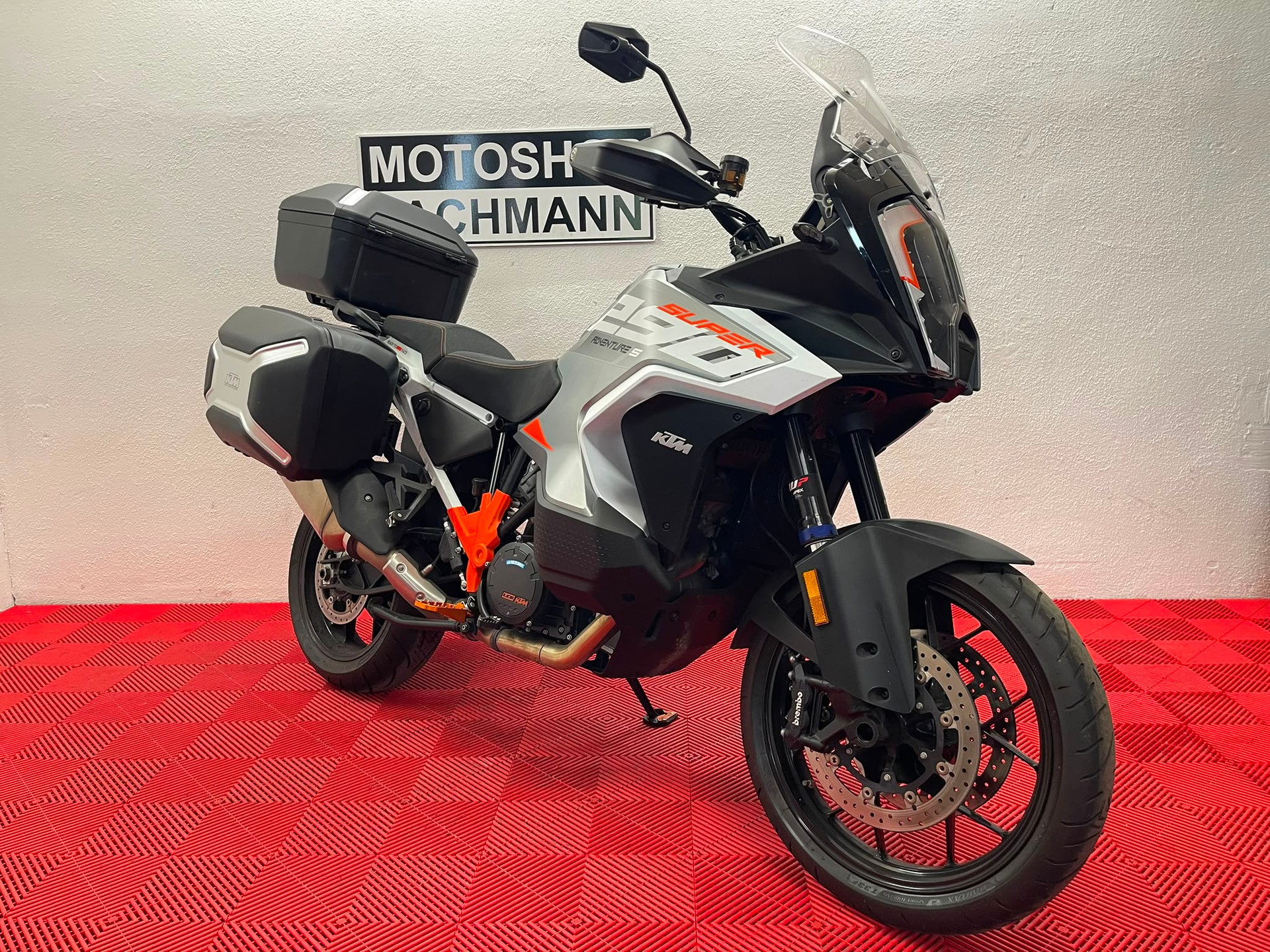 KTM 1290 Super Adventure S-showroom-element-1
