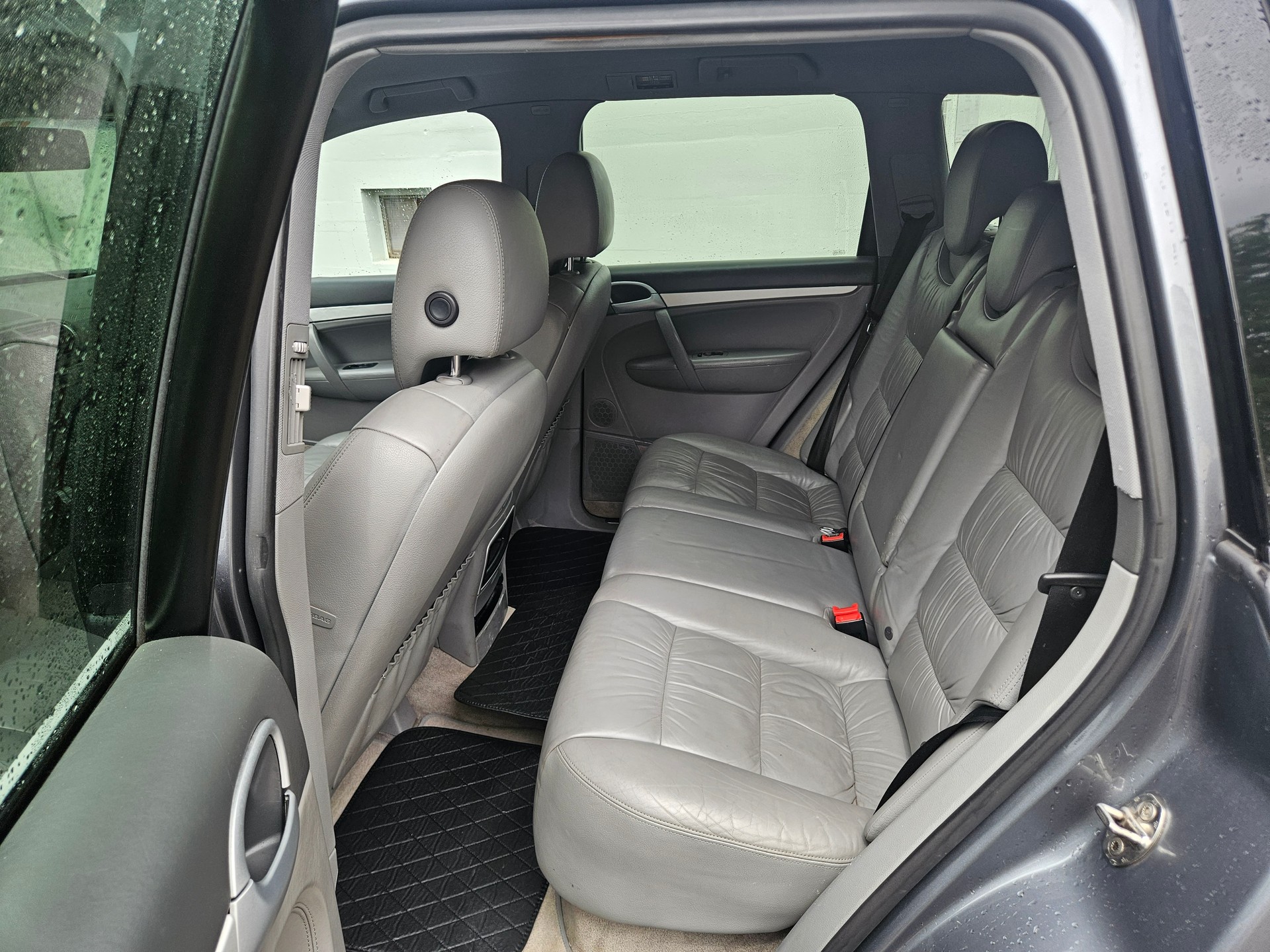 PORSCHE Cayenne S-image-9