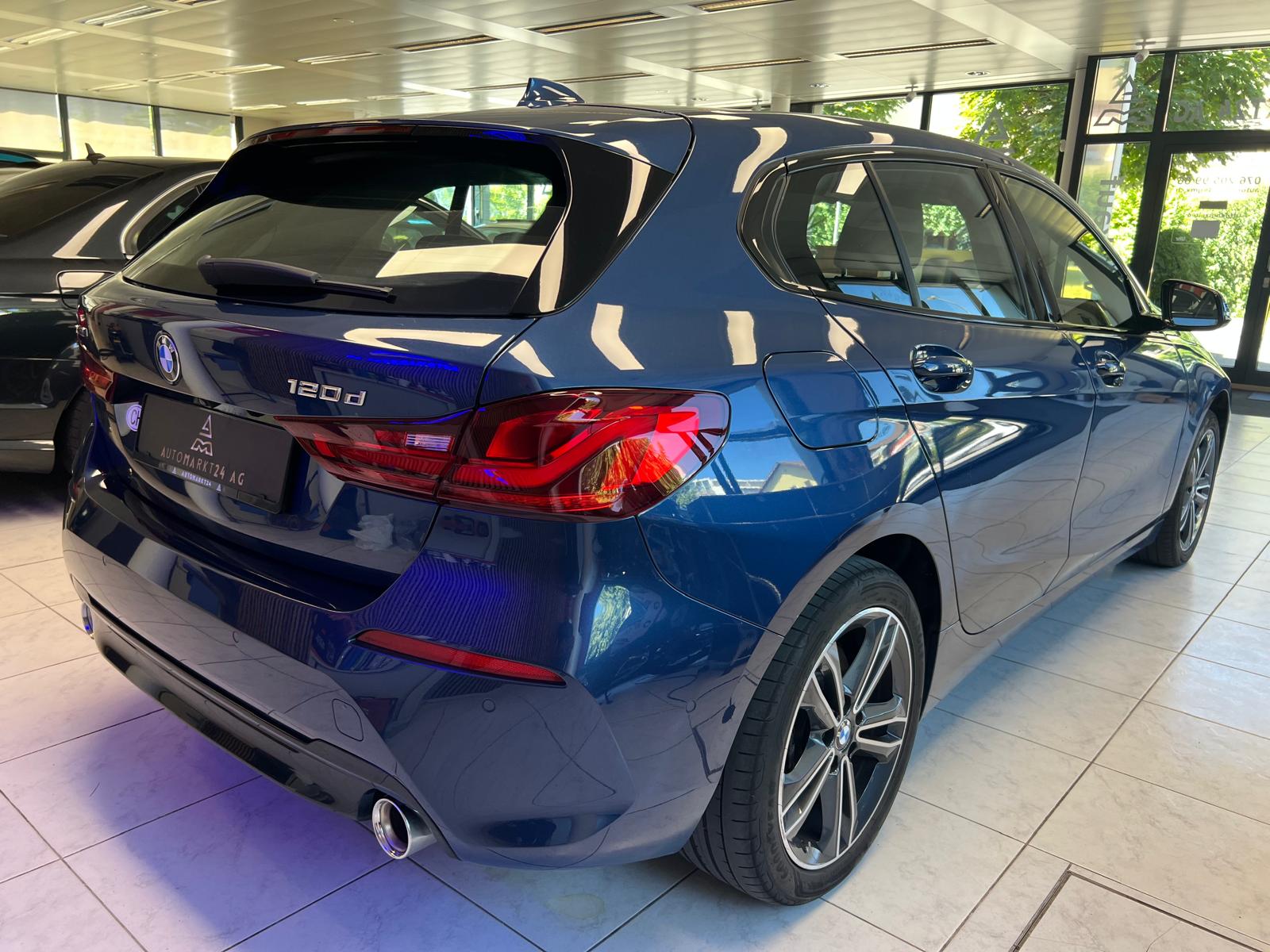 BMW 120d xDrive-image-14