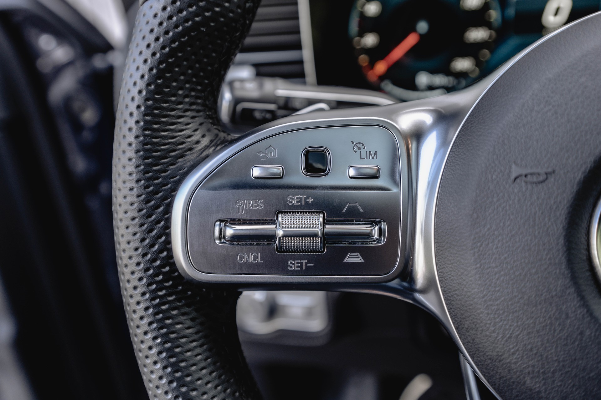 MERCEDES-BENZ GLE 400 d 4Matic AMG Line 9G-Tronic * INKL. MERCEDES GARANTIE * HINTERACHSLENKUNG *-image-15