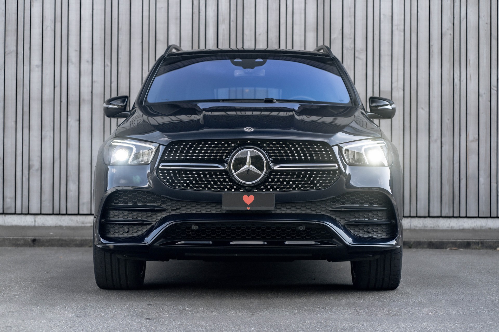 MERCEDES-BENZ GLE 400 d 4Matic AMG Line 9G-Tronic * INKL. MERCEDES GARANTIE * HINTERACHSLENKUNG *-showroom-element-1